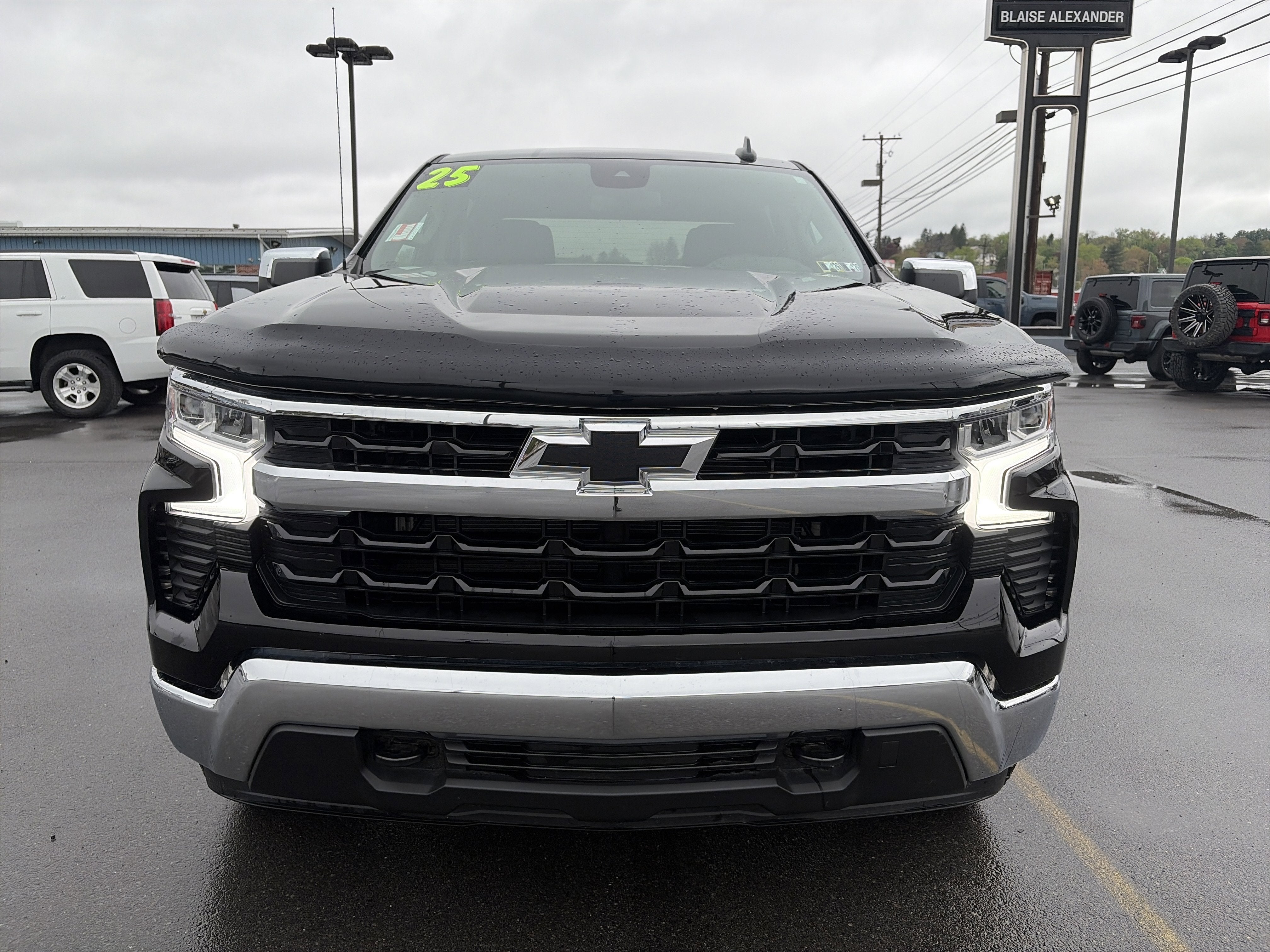 2025 Chevrolet Silverado 1500 LT