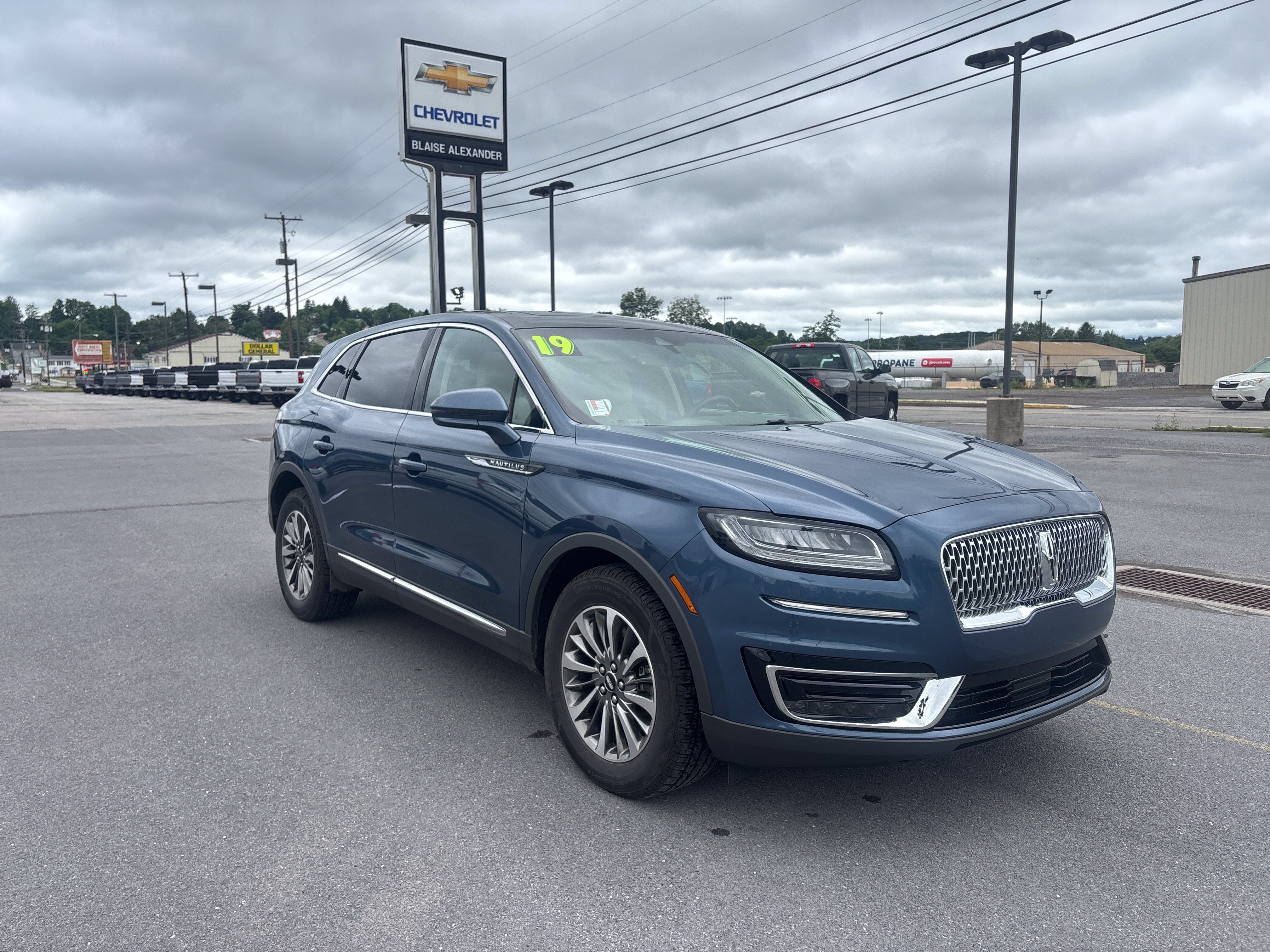 2019 Lincoln Nautilus Select