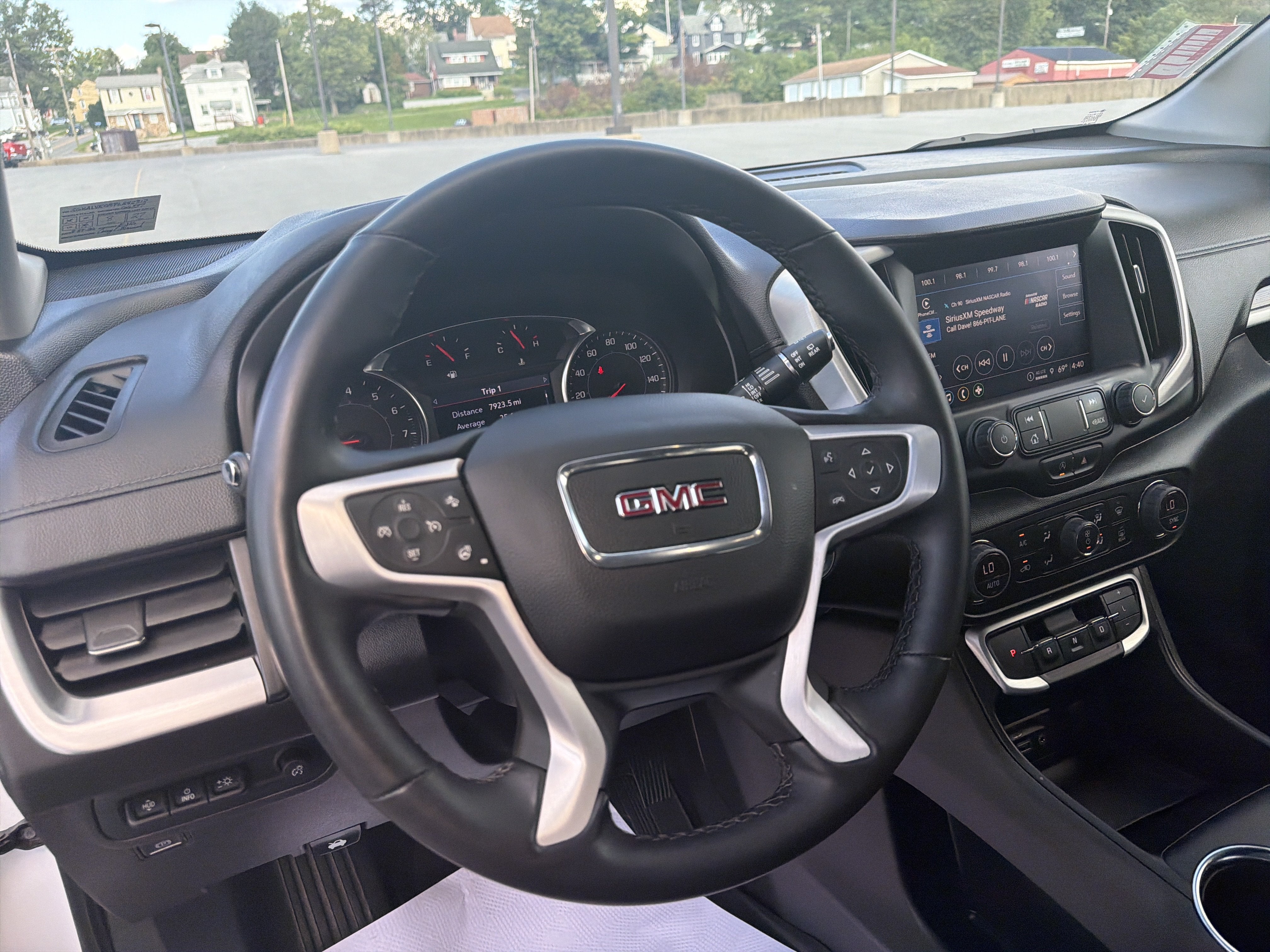 2023 GMC Terrain SLT