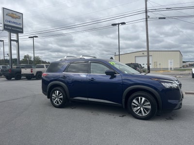 2023 Nissan Pathfinder SL