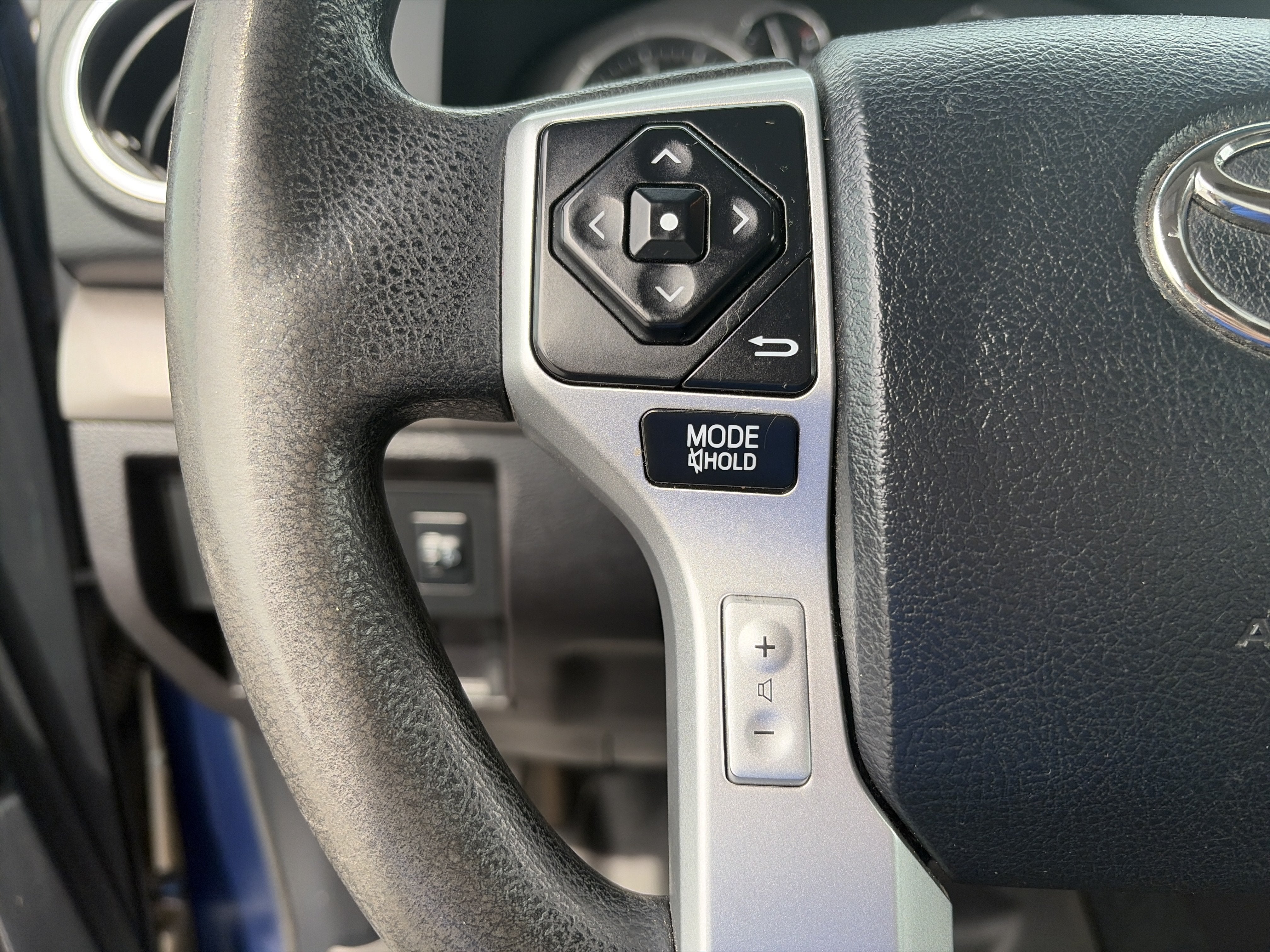 2014 Toyota Tundra 4WD Truck SR