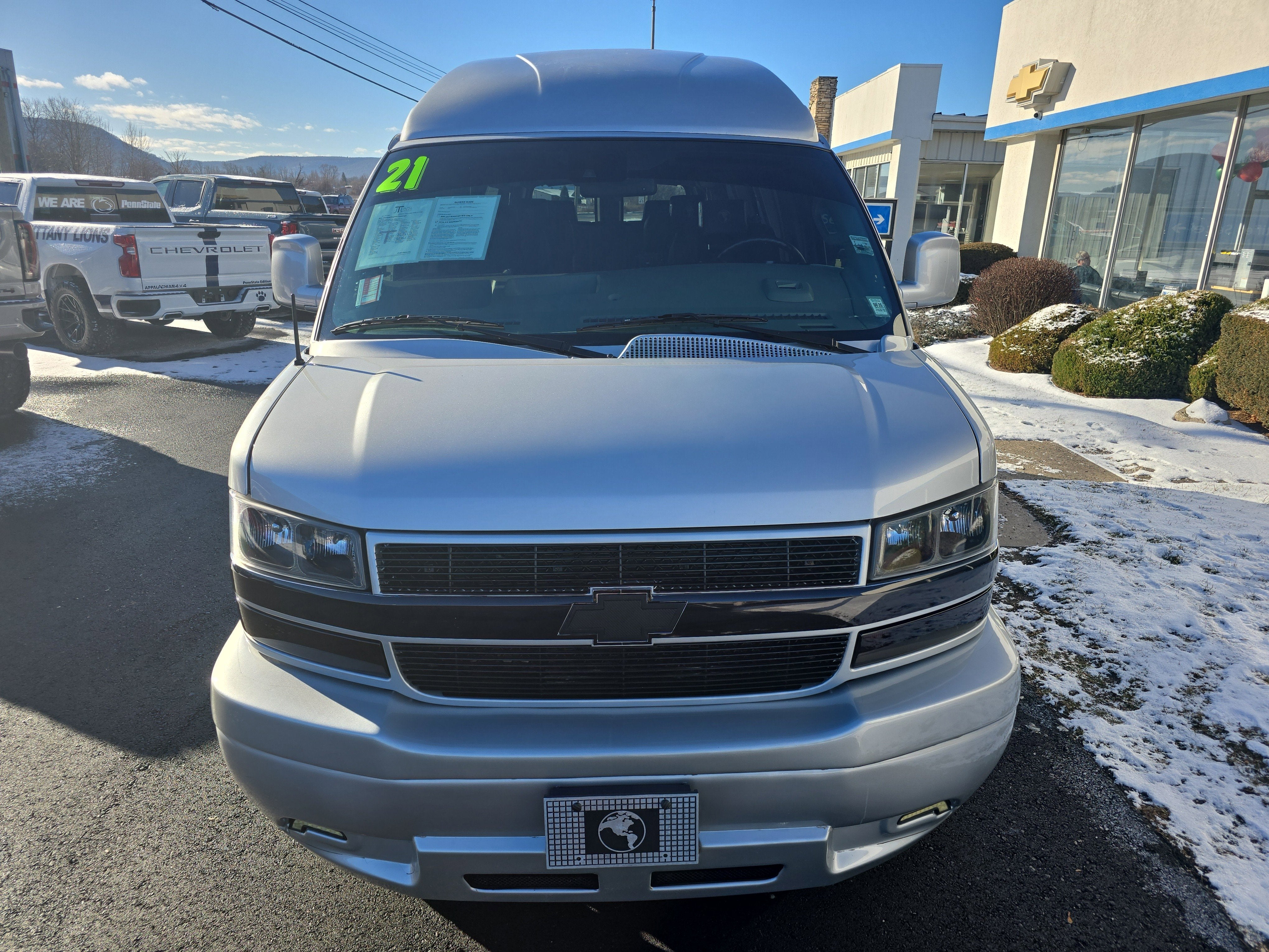 2021 Chevrolet Express Passenger 2500 1LS