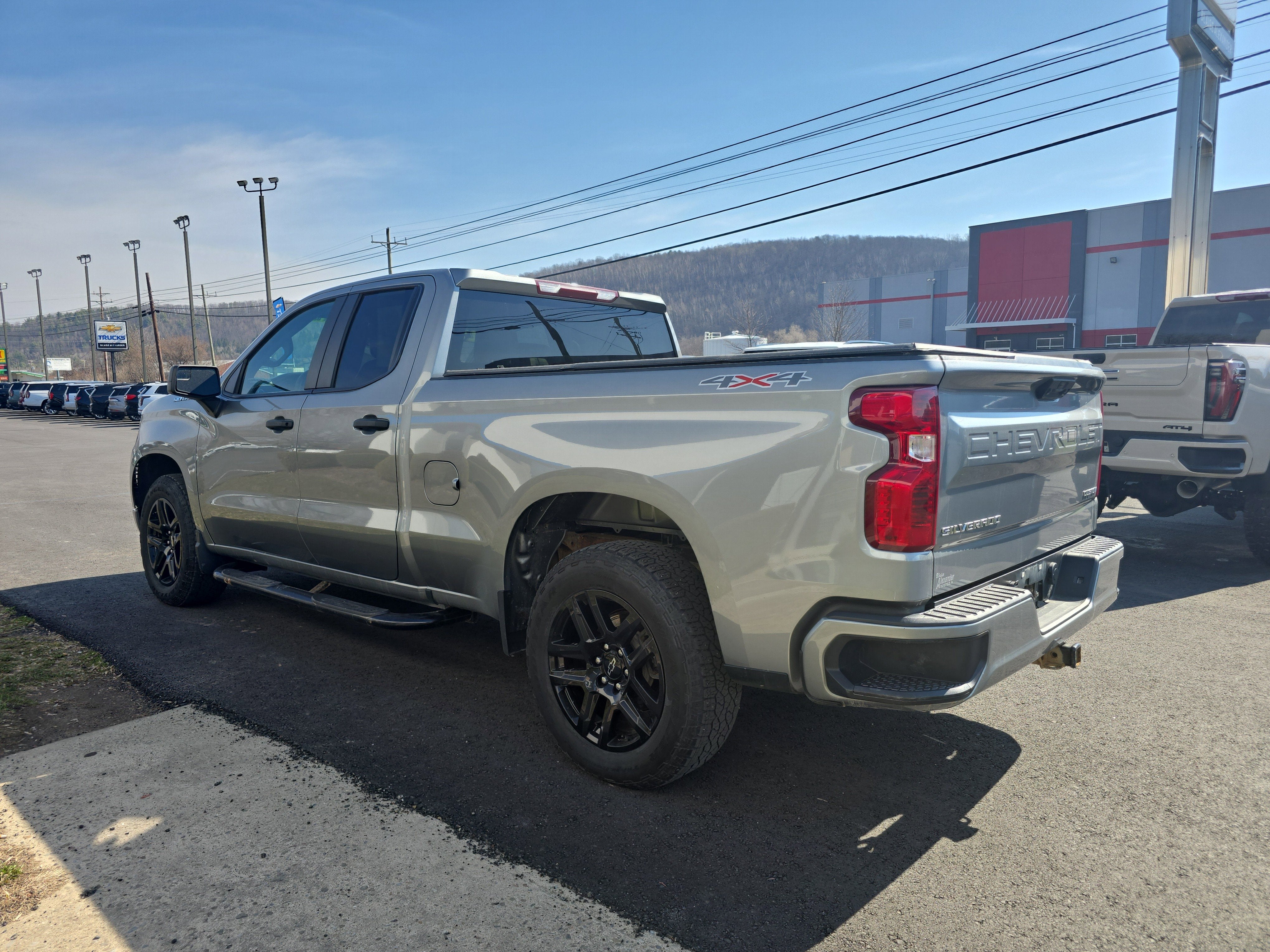 2023 Chevrolet Silverado 1500 Custom