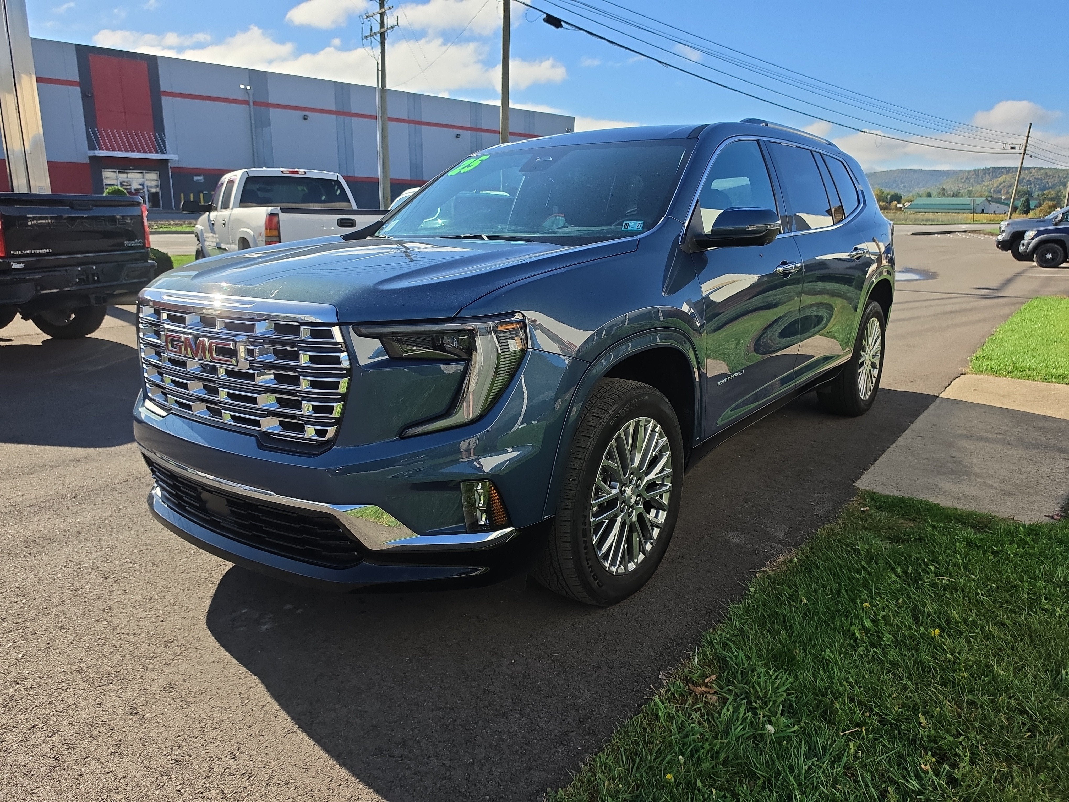 2025 GMC Acadia Denali