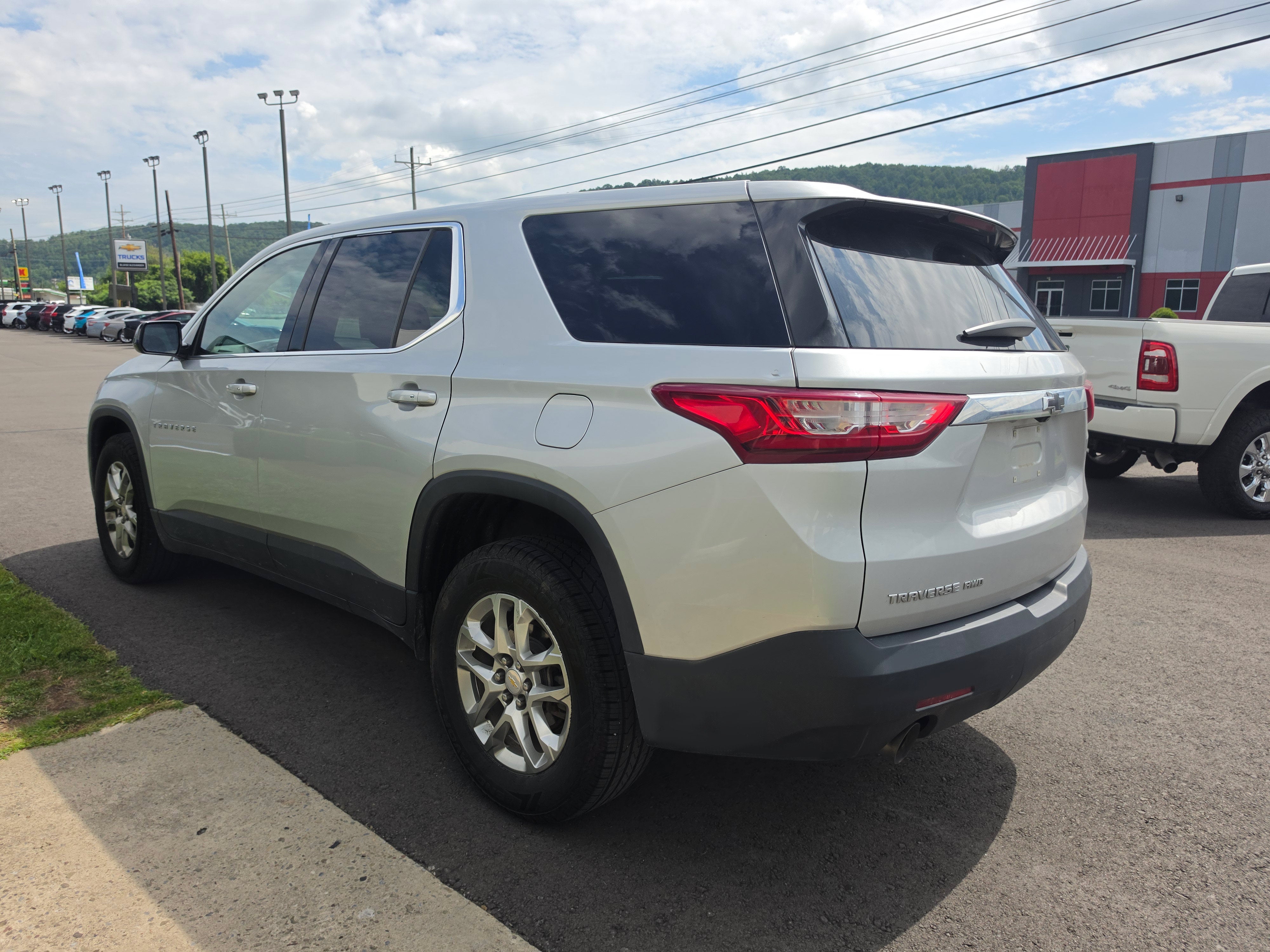 2020 Chevrolet Traverse LS