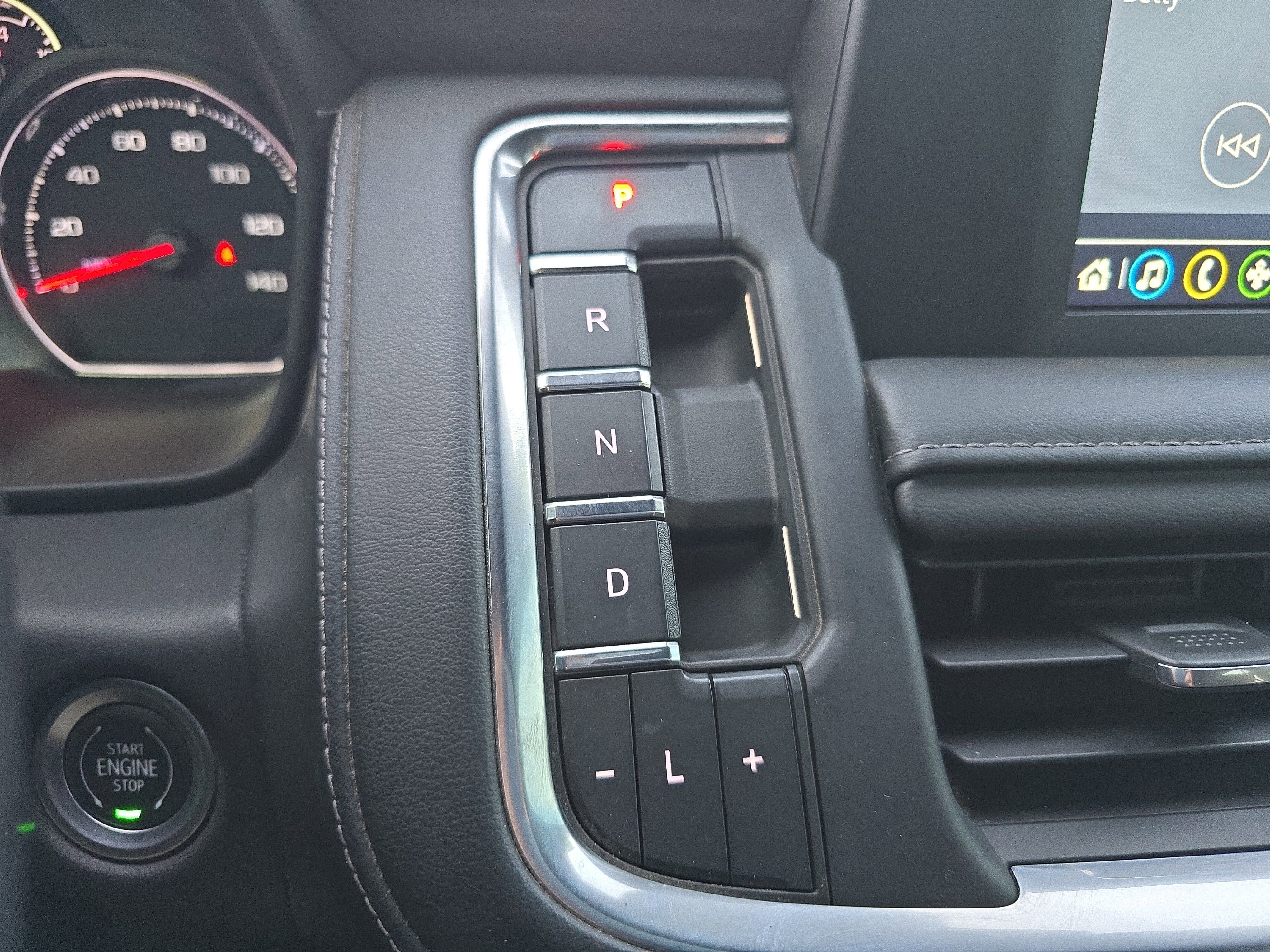 2022 Chevrolet Suburban LS