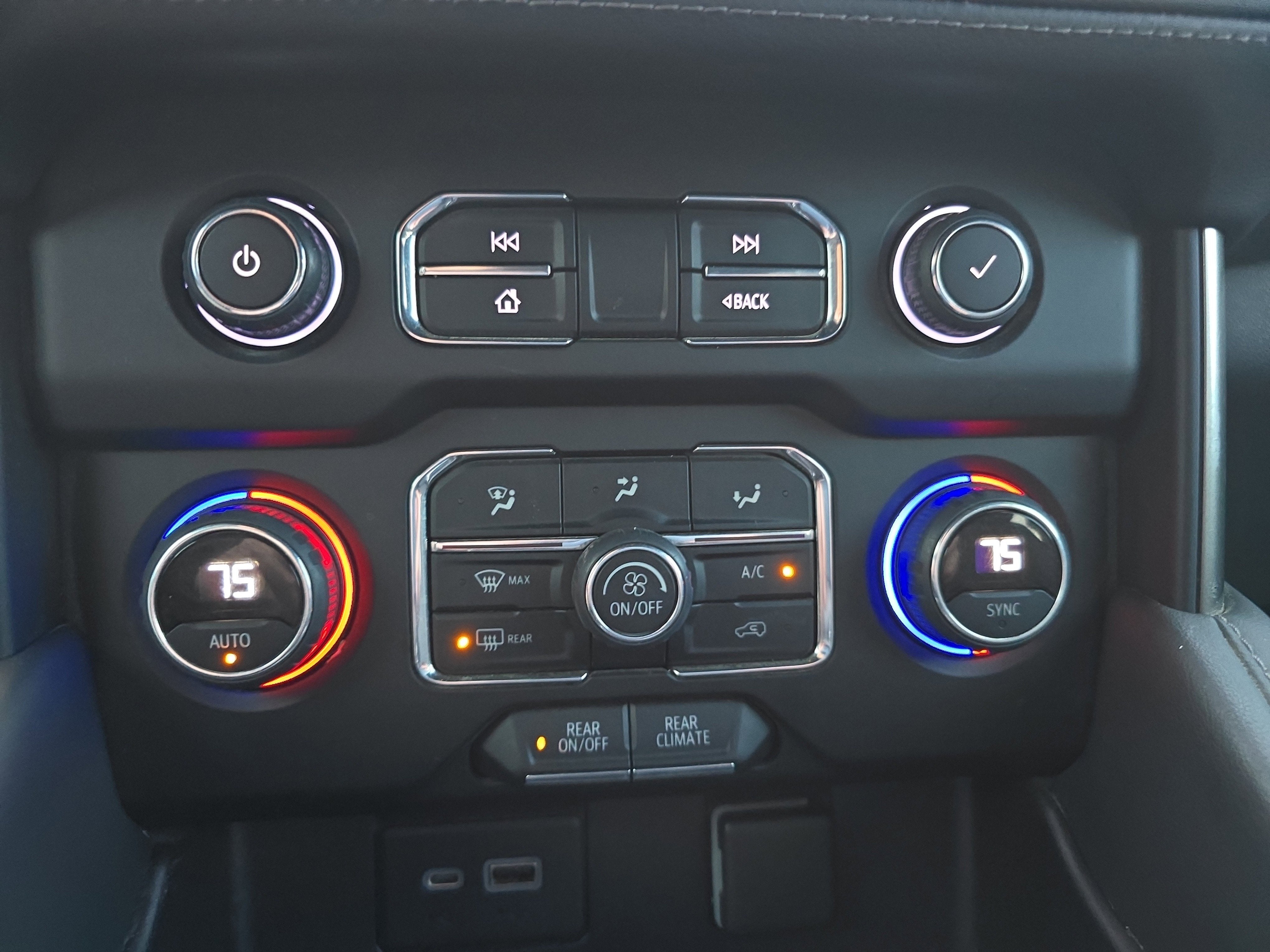 2022 Chevrolet Suburban LS