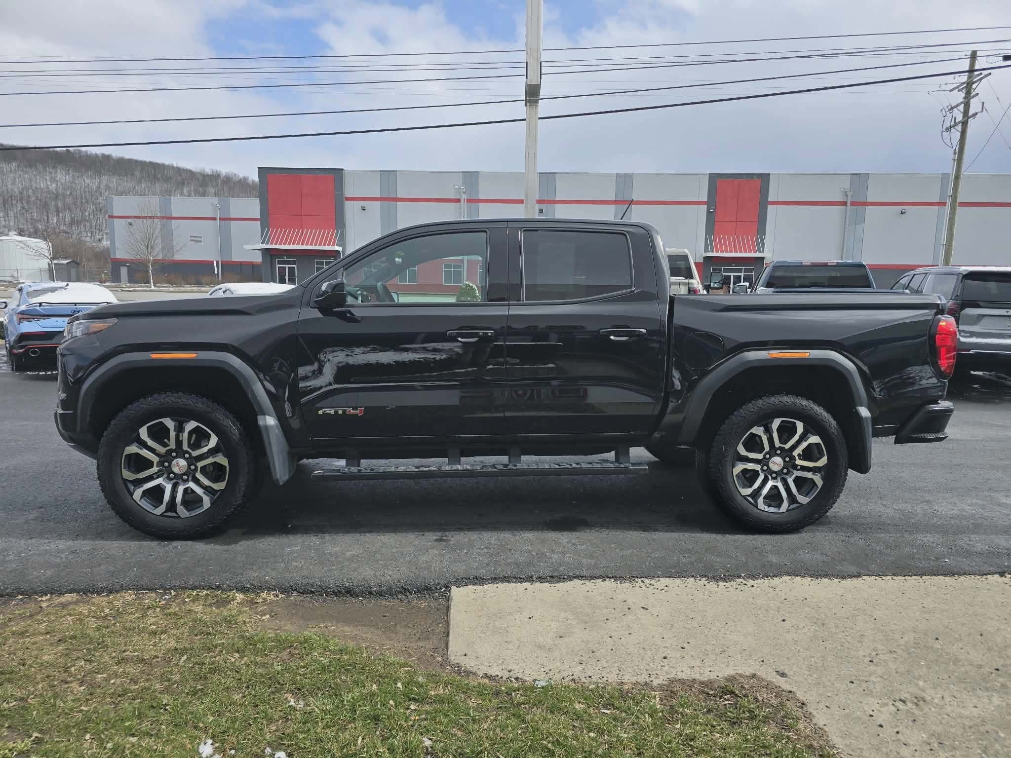 2024 GMC Canyon AT4