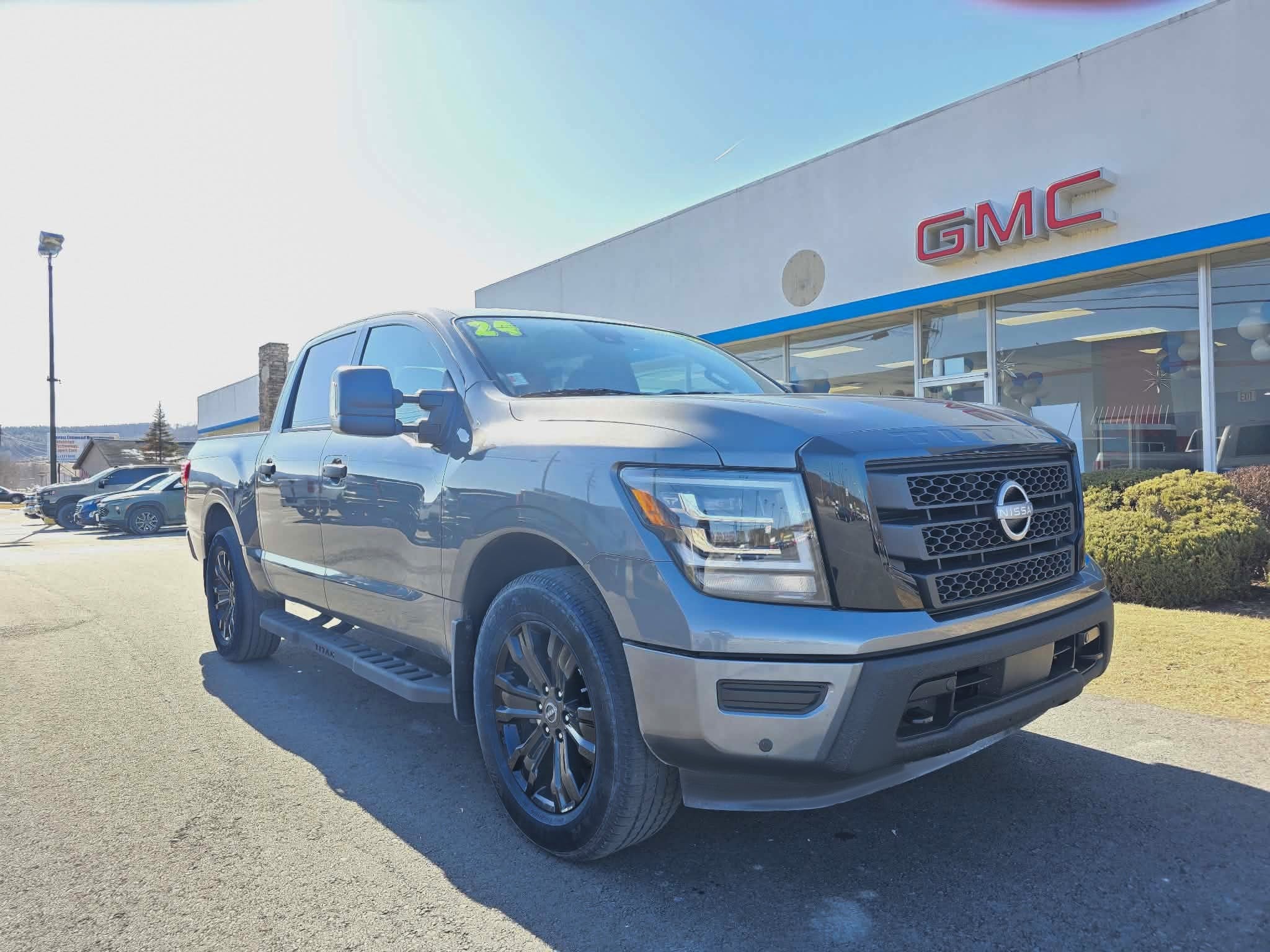 2024 Nissan Titan SV