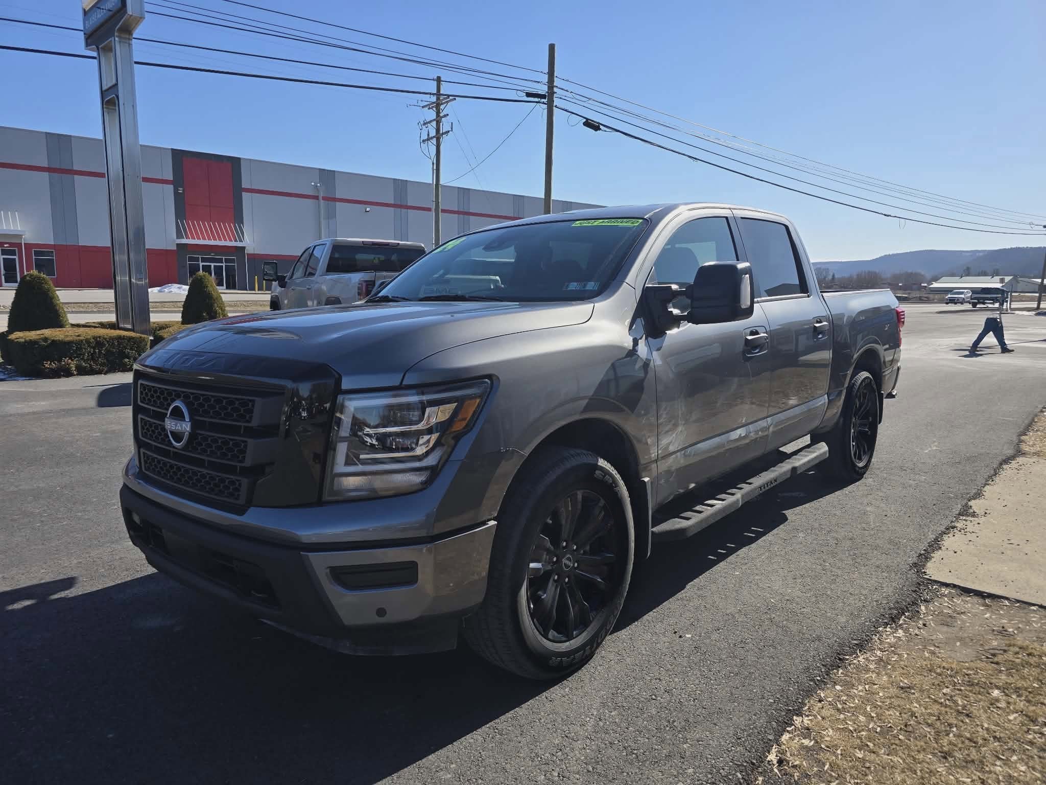 2024 Nissan Titan SV