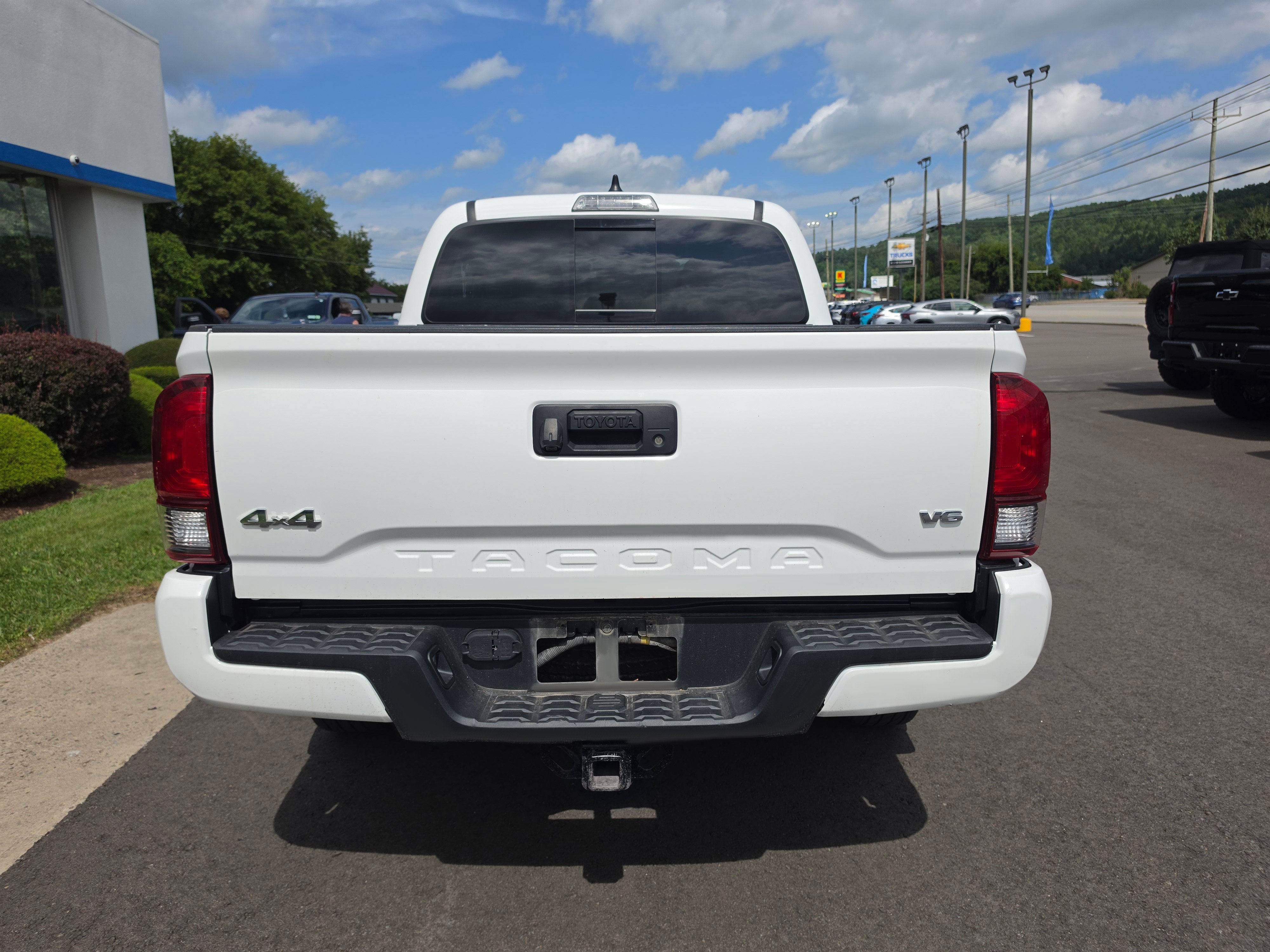 2022 Toyota Tacoma 4WD SR