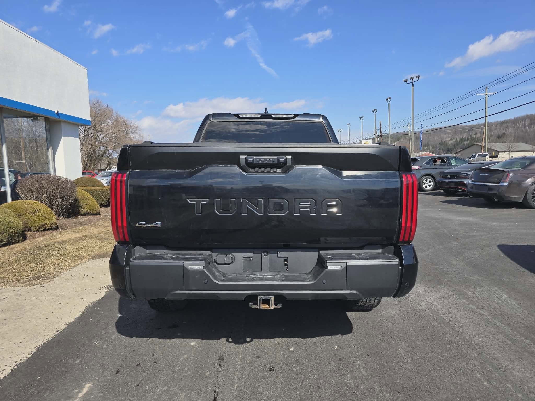 2023 Toyota Tundra 4WD SR5