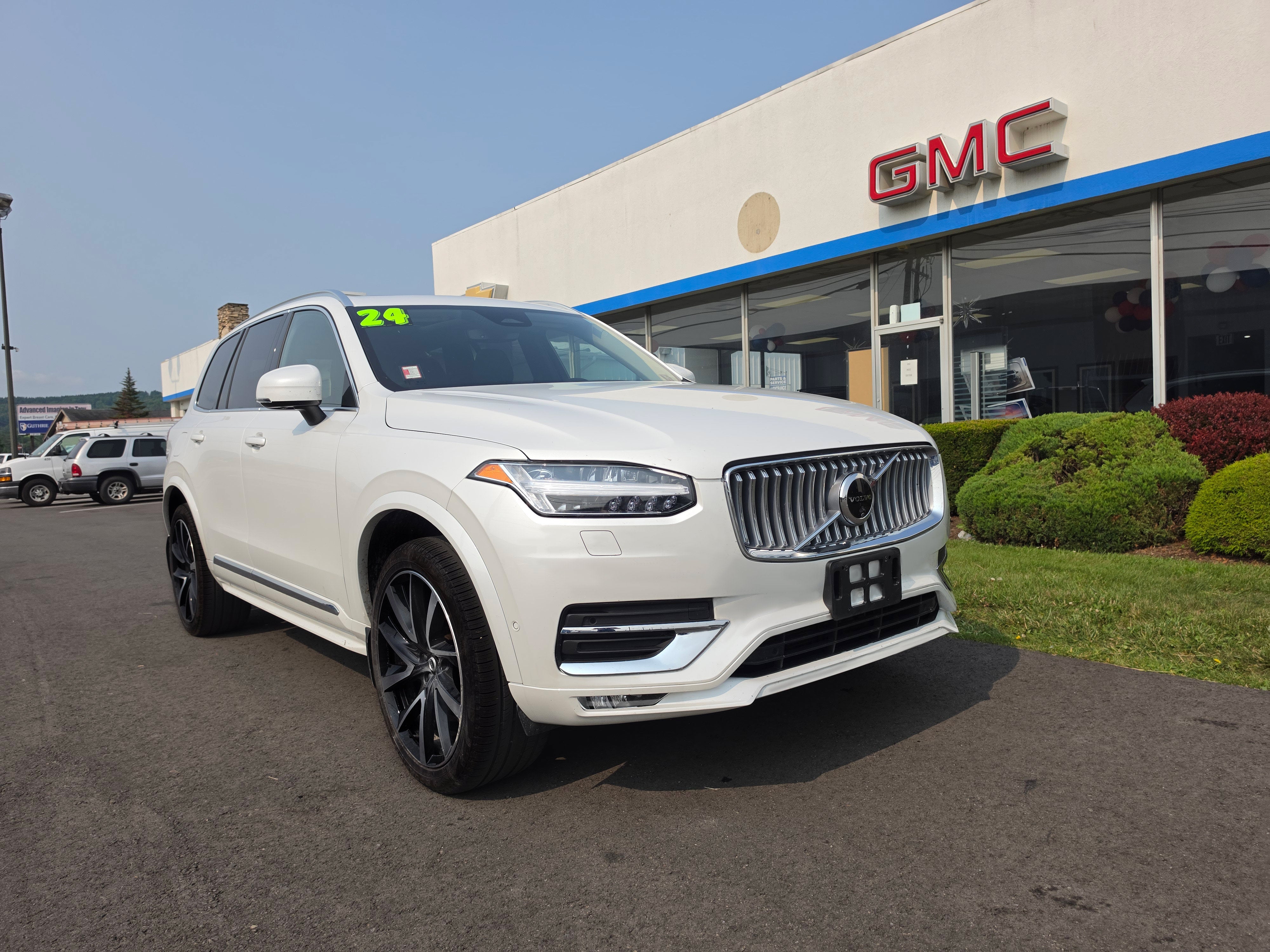 2024 Volvo XC90 Plus Bright Theme