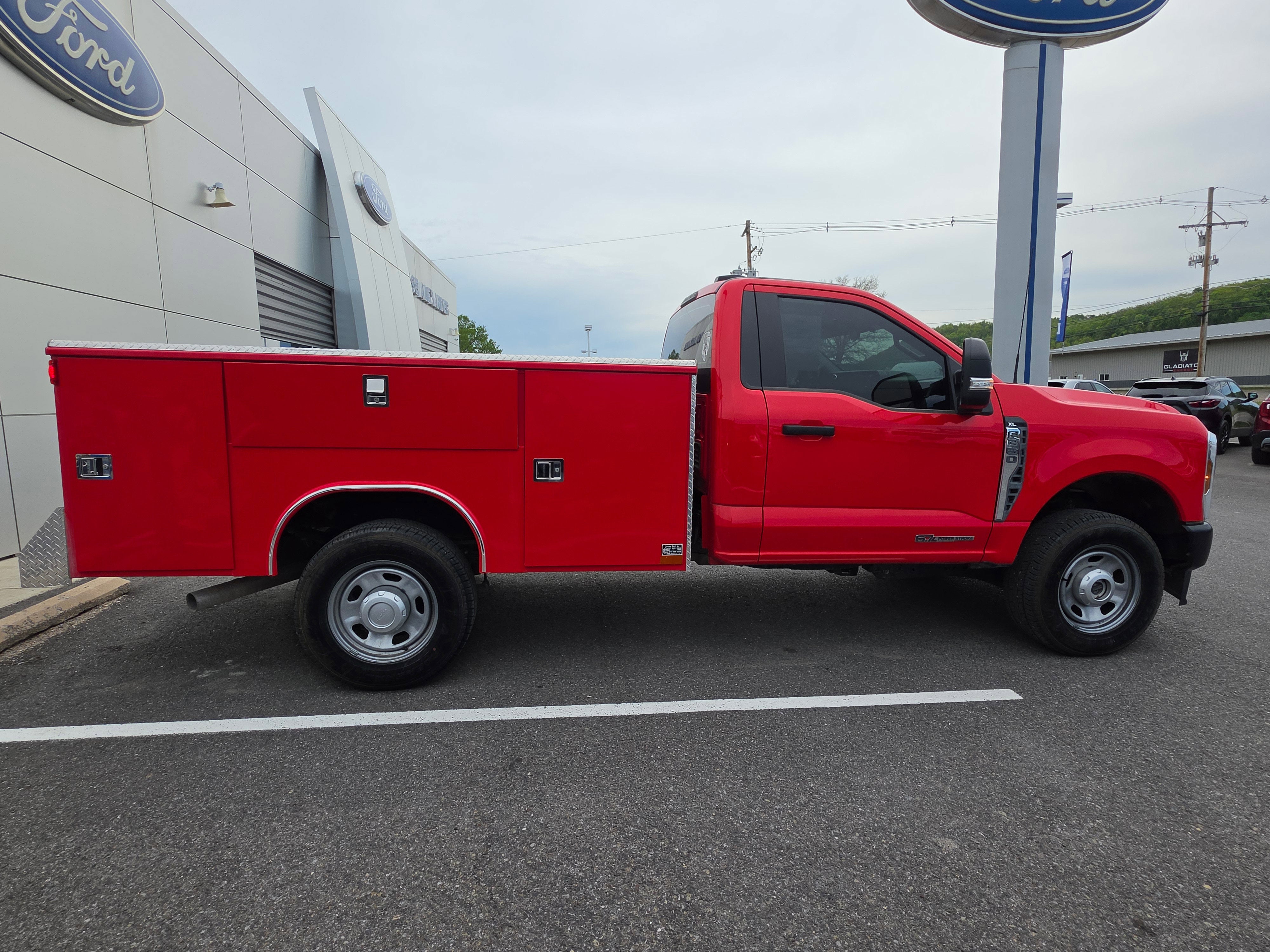 2024 Ford Super Duty F-350 SRW XL