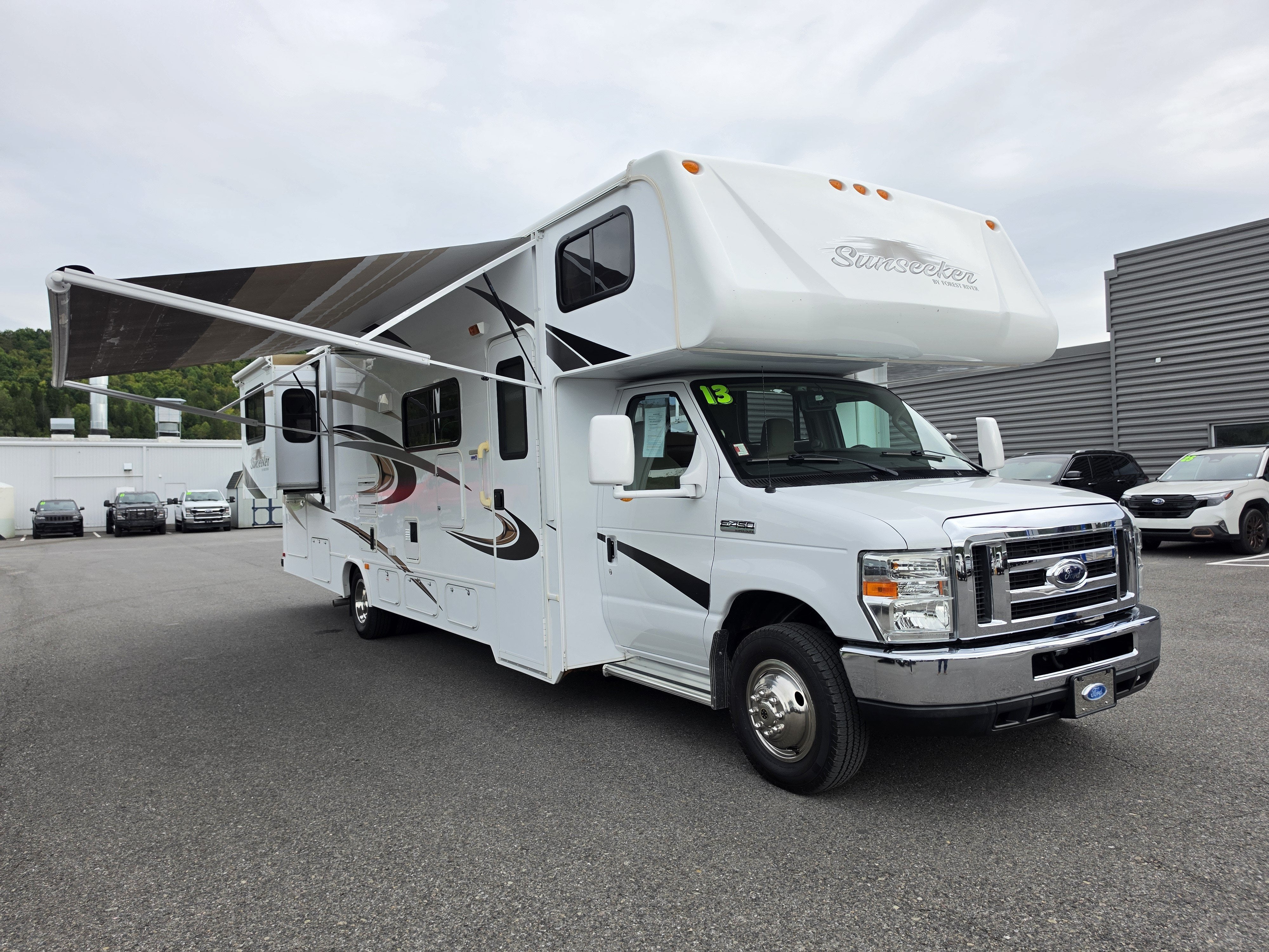 2012 Ford Econoline Commercial Cutaway Base