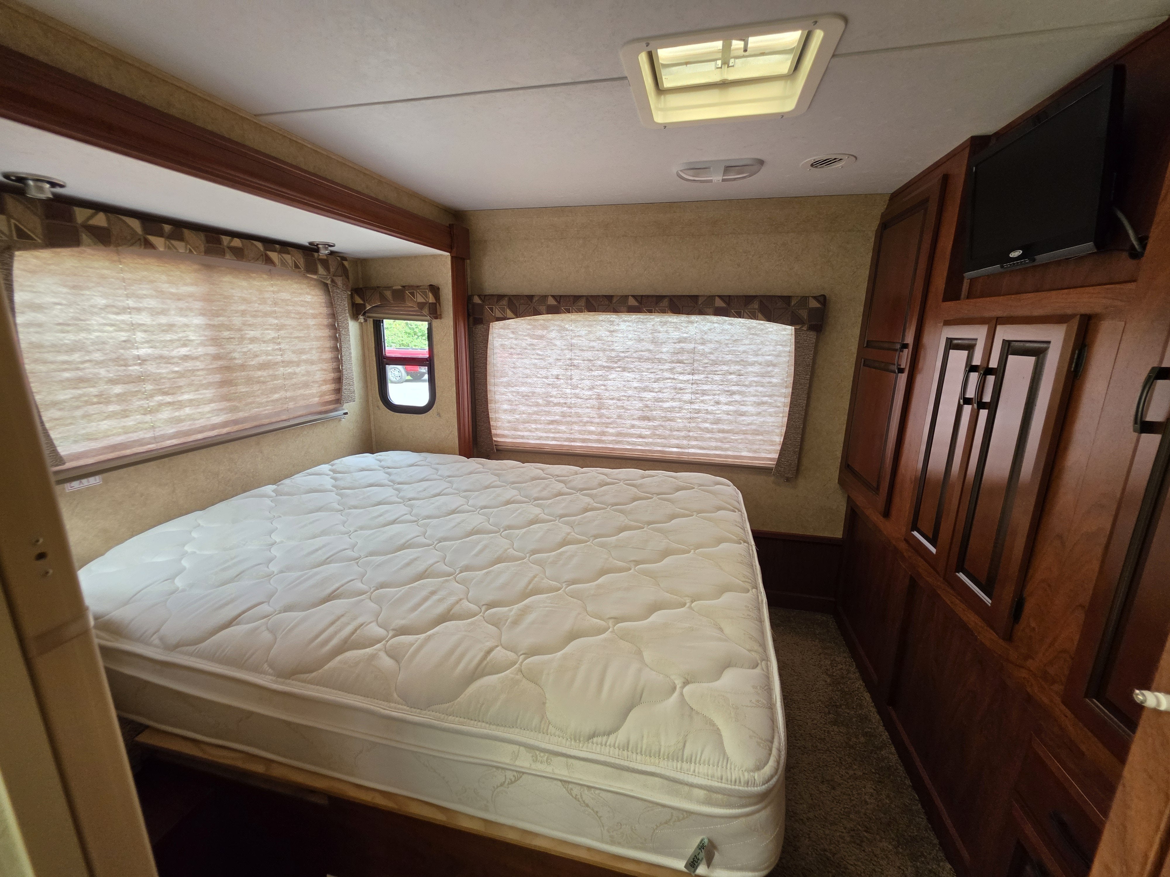 2012 Ford Econoline Commercial Cutaway Base