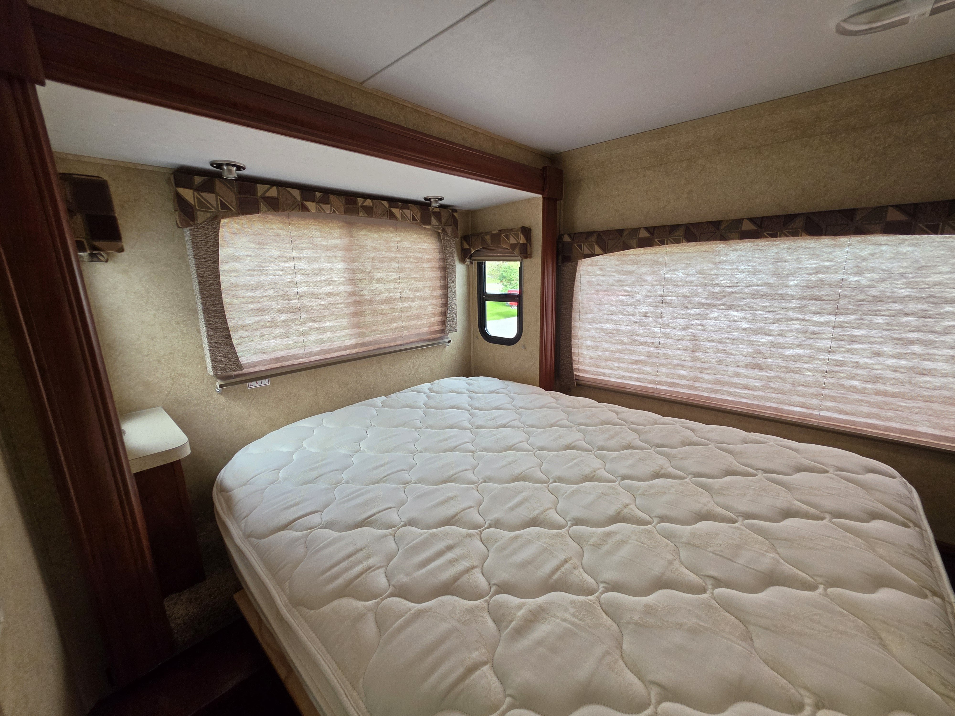 2012 Ford Econoline Commercial Cutaway Base