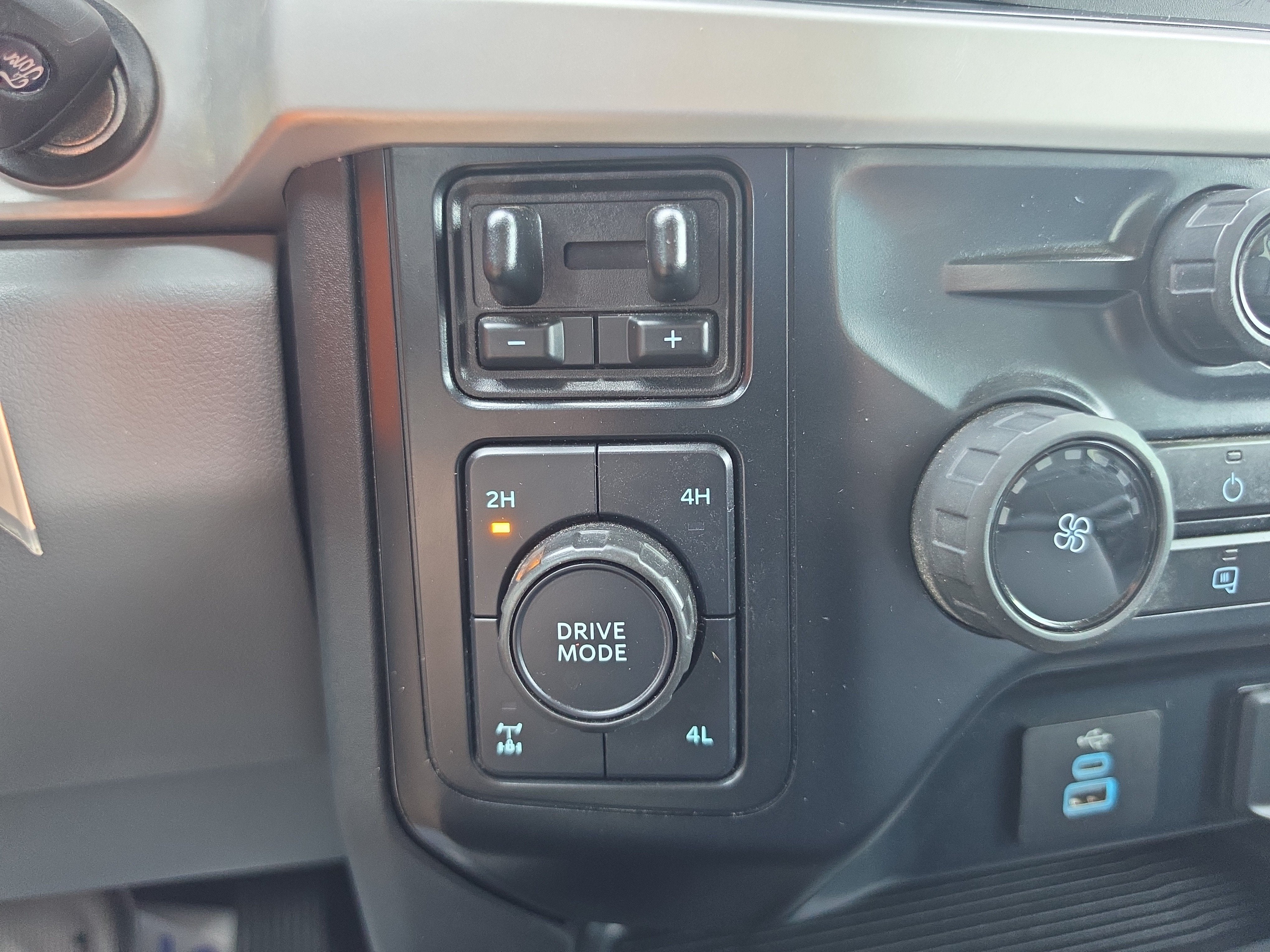 2023 Ford Super Duty F-350 SRW XL