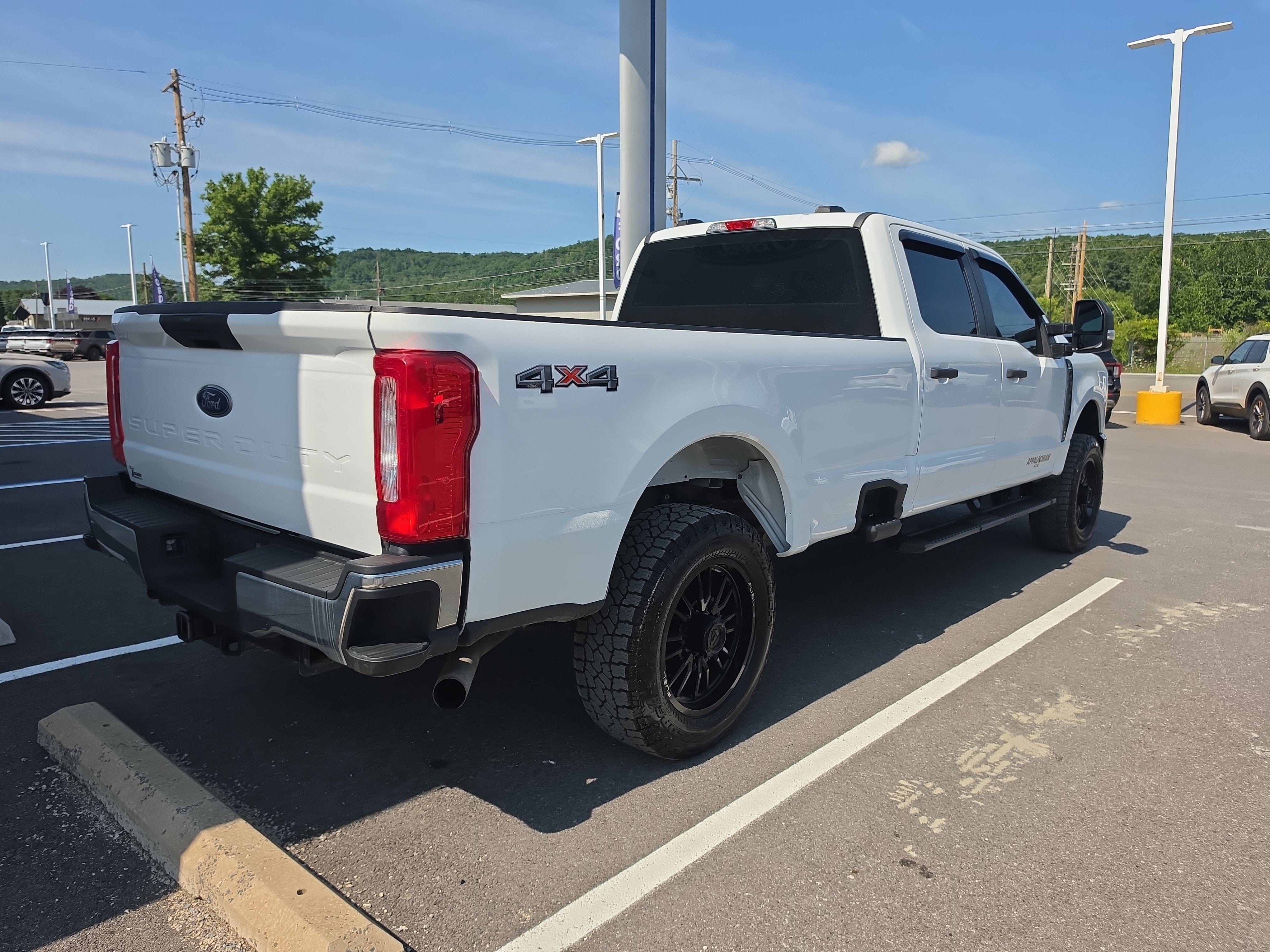 2023 Ford Super Duty F-350 SRW XL