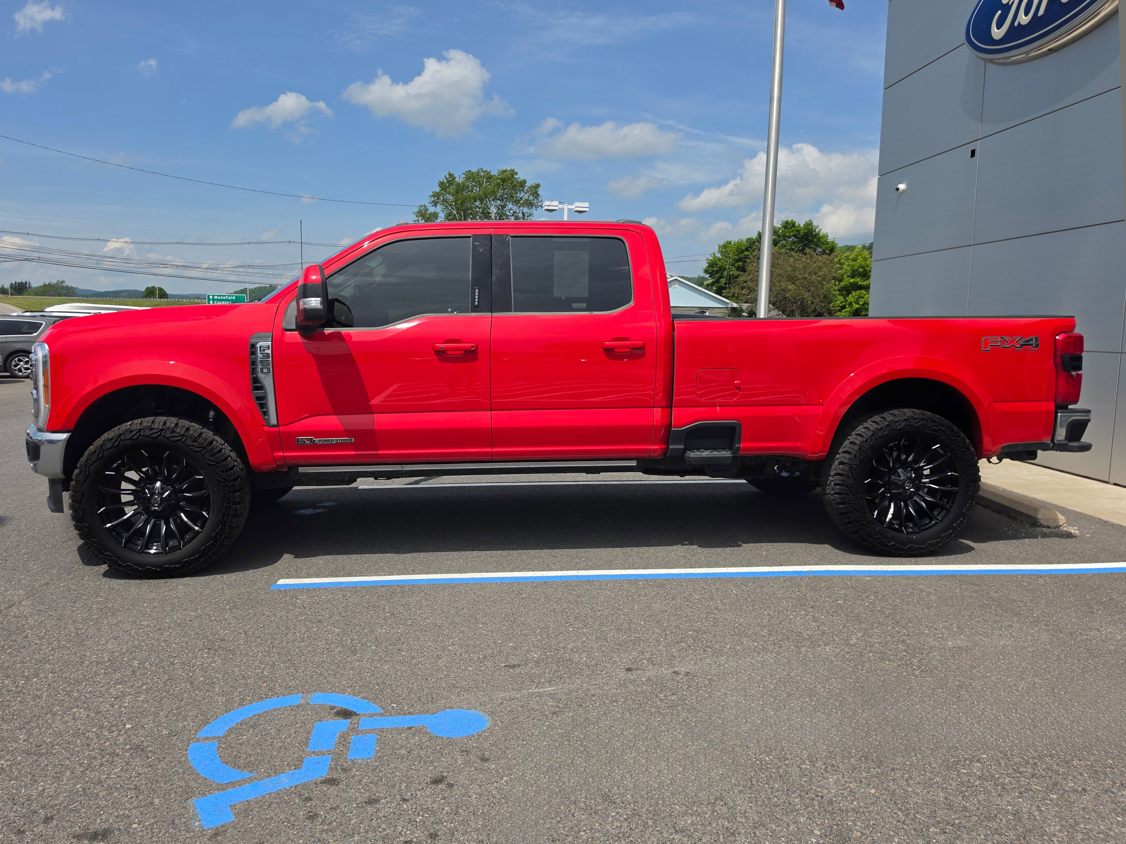 2023 Ford Super Duty F-350 SRW LARIAT