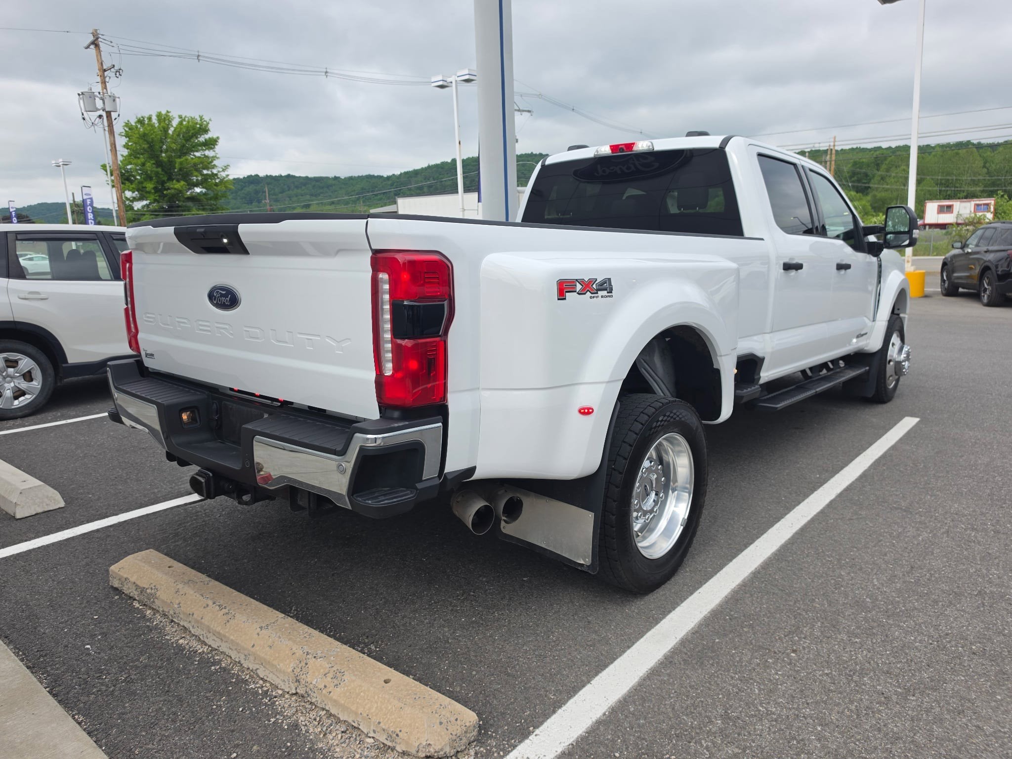 2024 Ford Super Duty F-450 DRW XLT