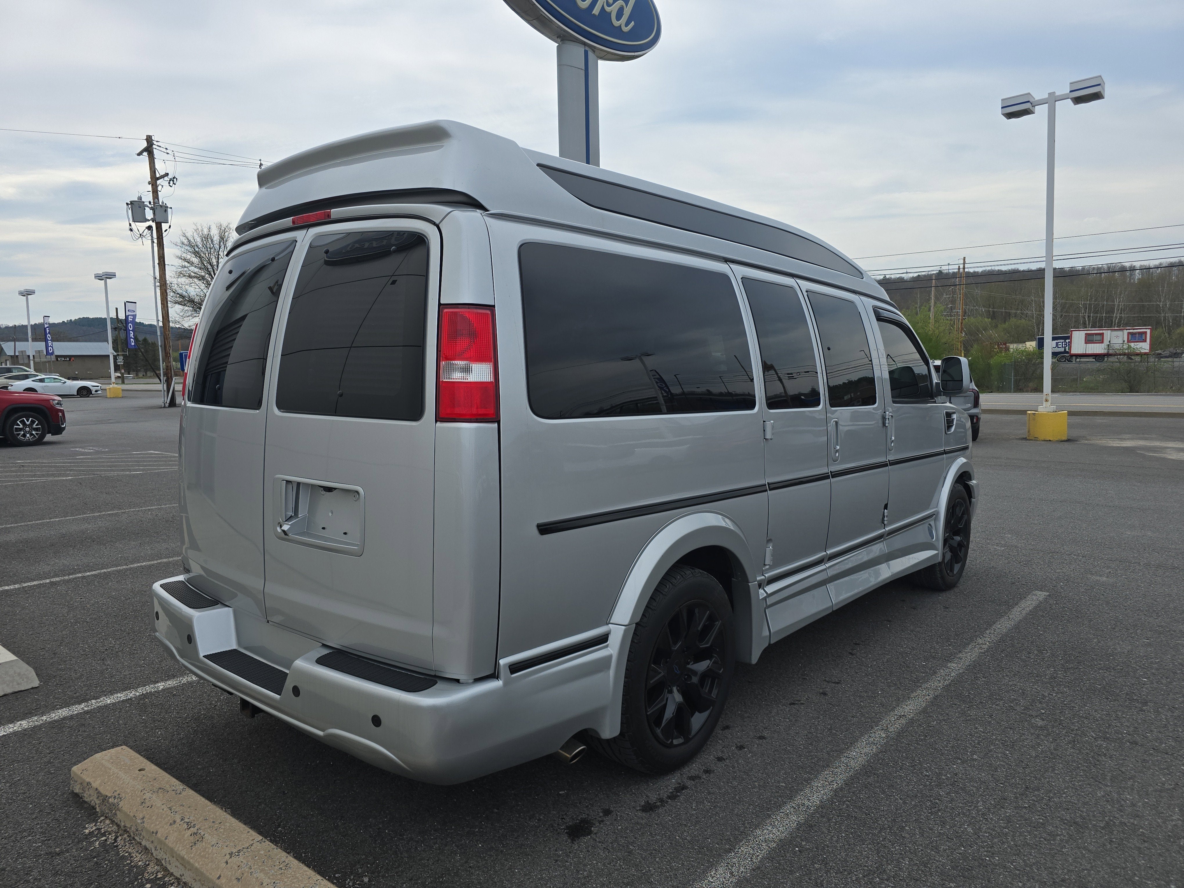 2021 Chevrolet Express Passenger LS