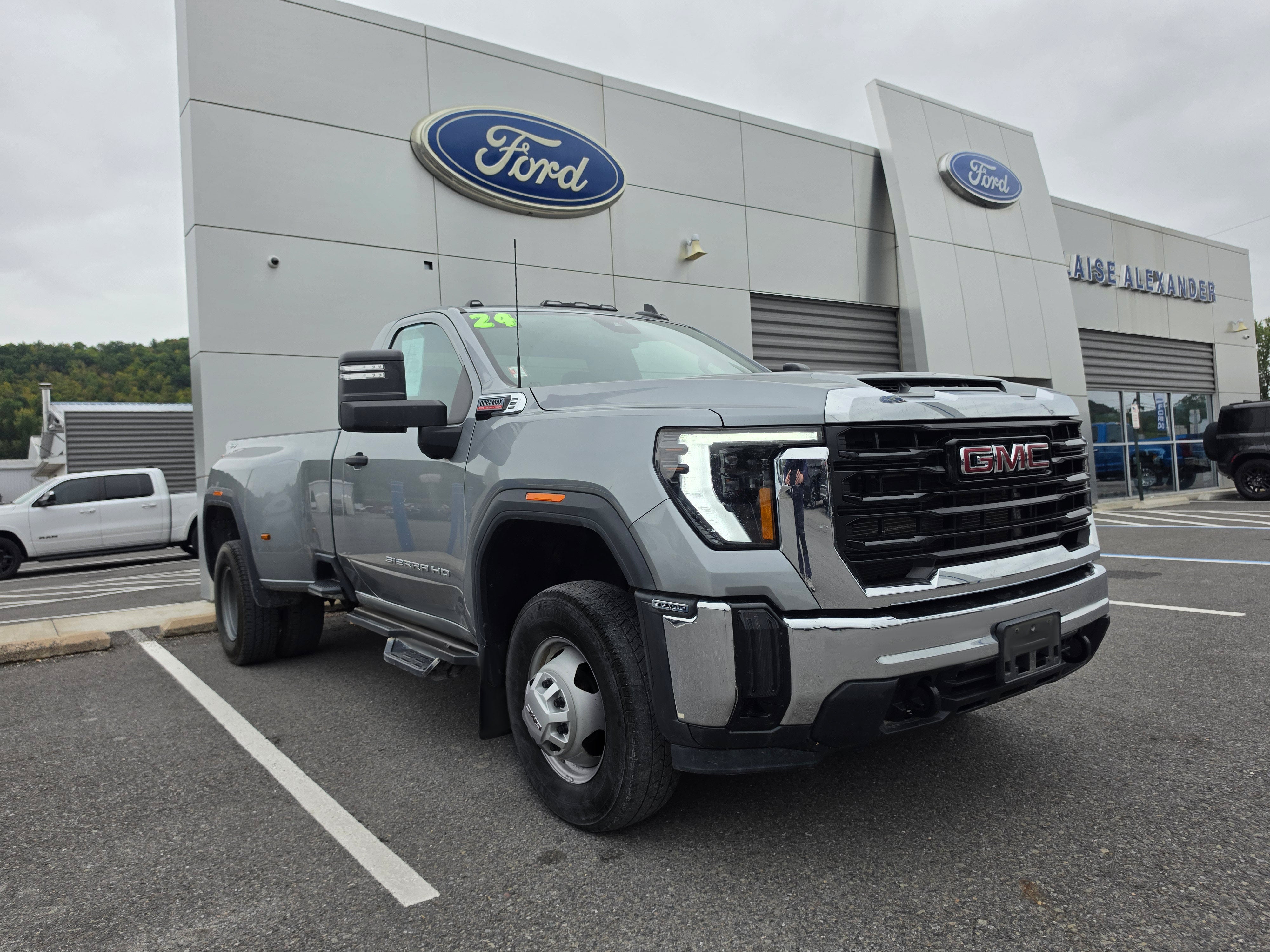 2024 GMC Sierra 3500HD Pro