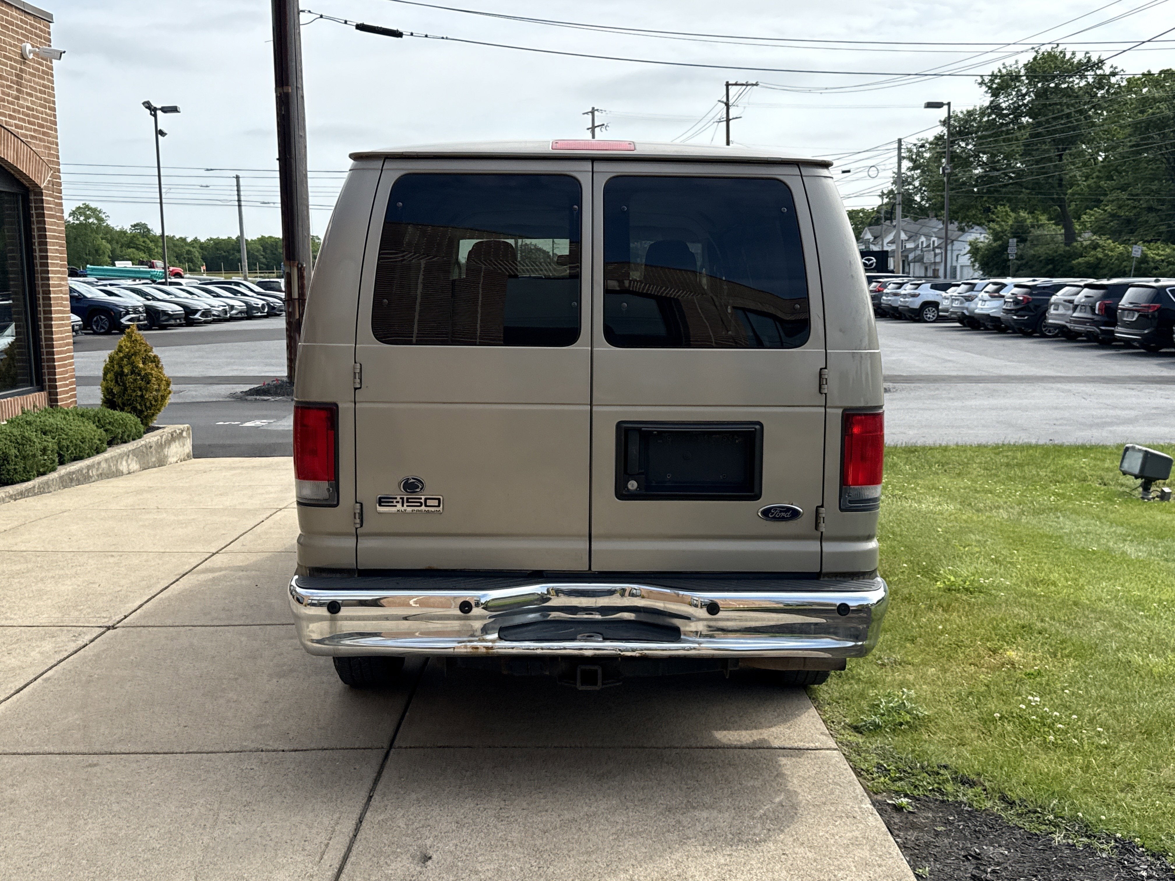 2014 Ford Econoline Wagon XLT