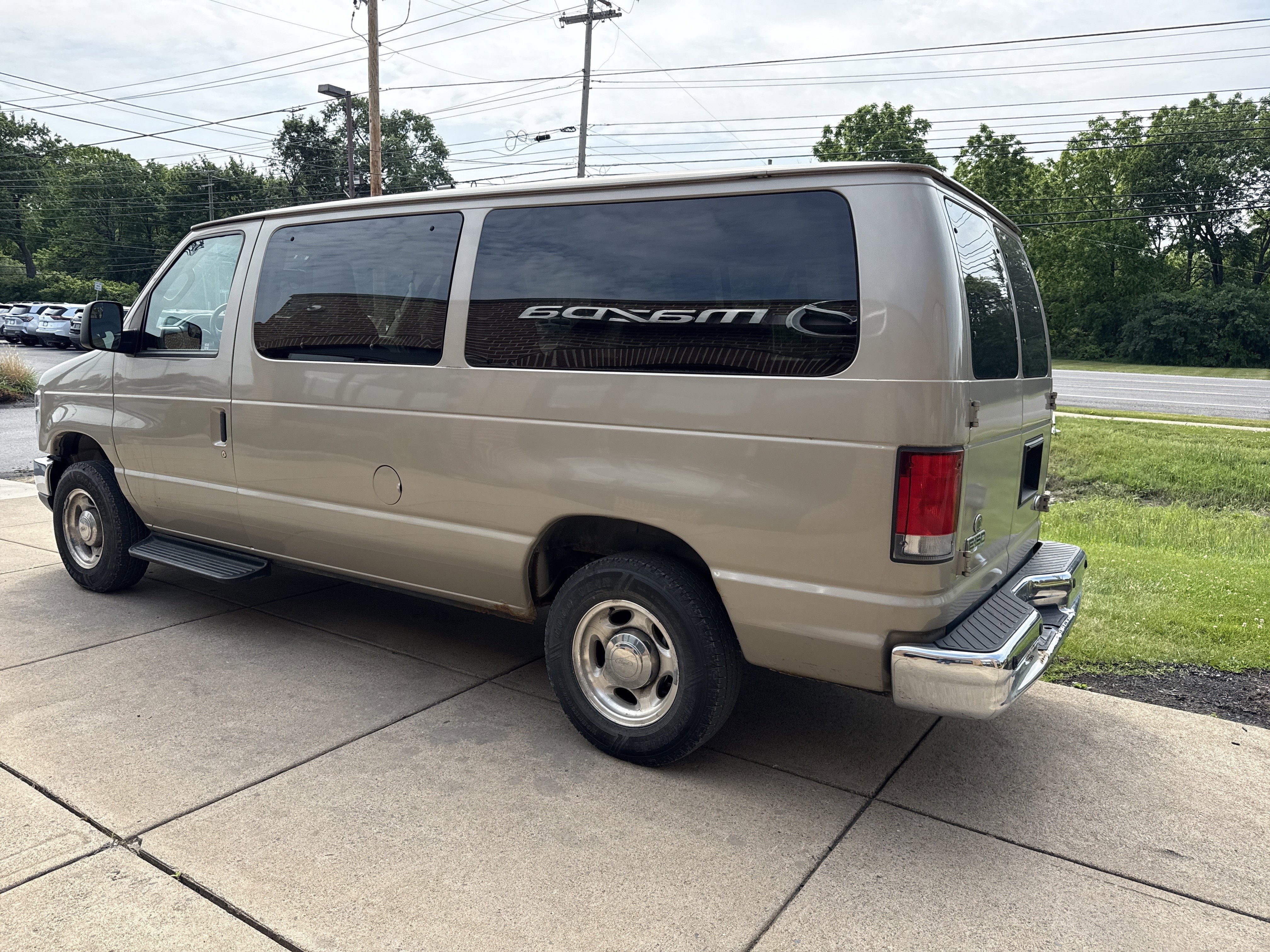 2014 Ford Econoline Wagon XLT