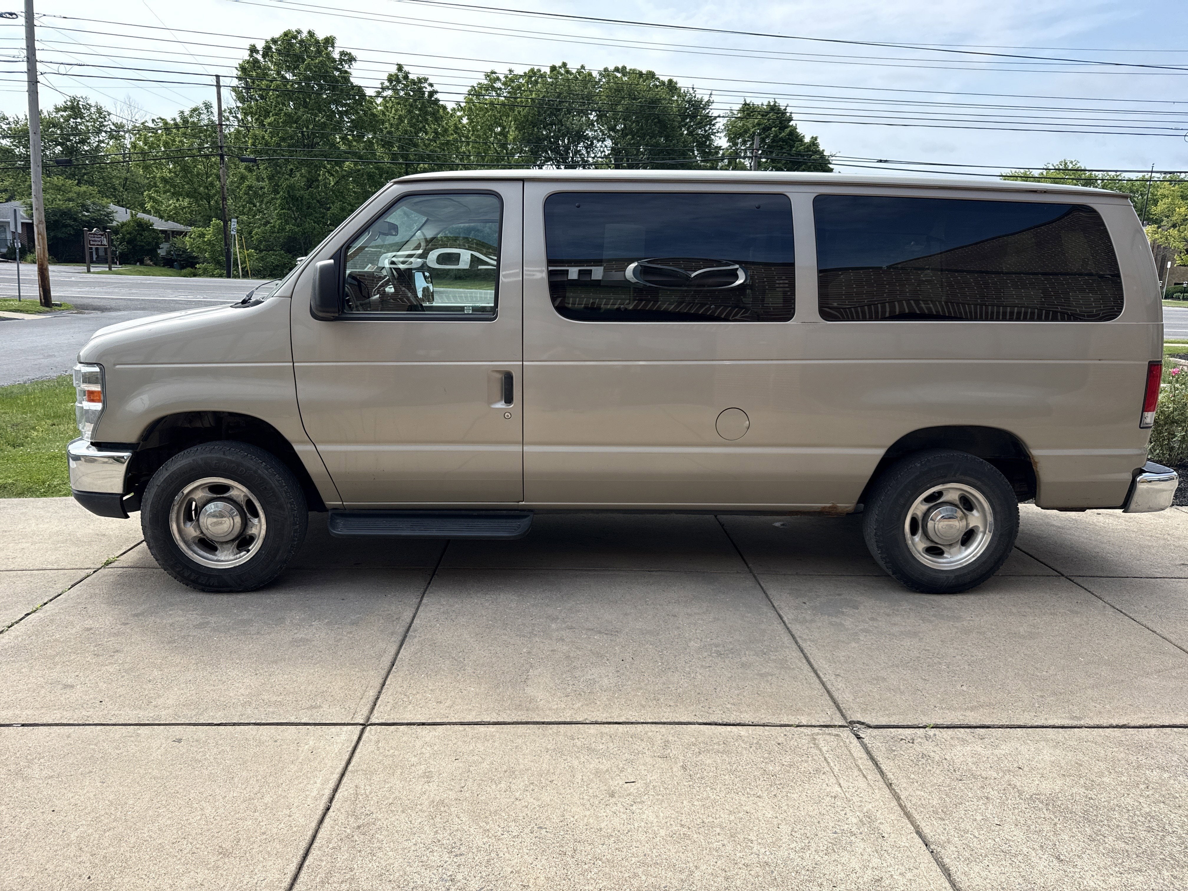 2014 Ford Econoline Wagon XLT