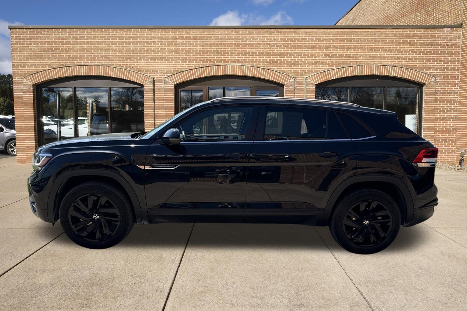 2023 Volkswagen Atlas Cross Sport 3.6L V6 SE w/Technology
