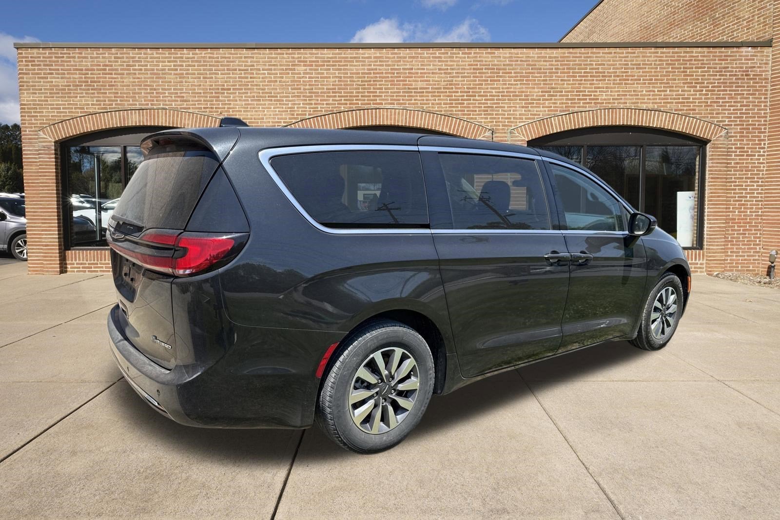2023 Chrysler Pacifica Hybrid Touring L