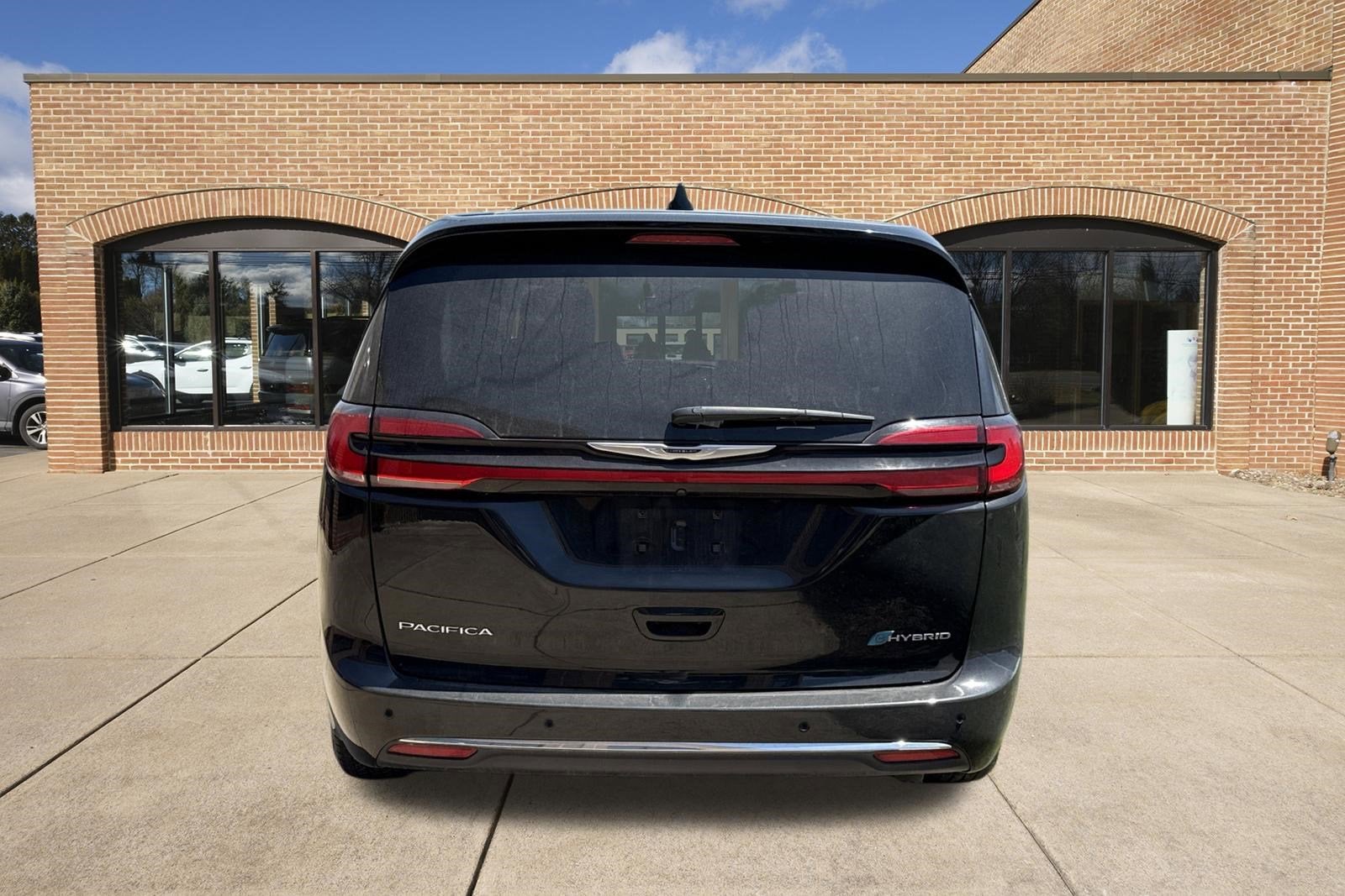 2023 Chrysler Pacifica Hybrid Touring L
