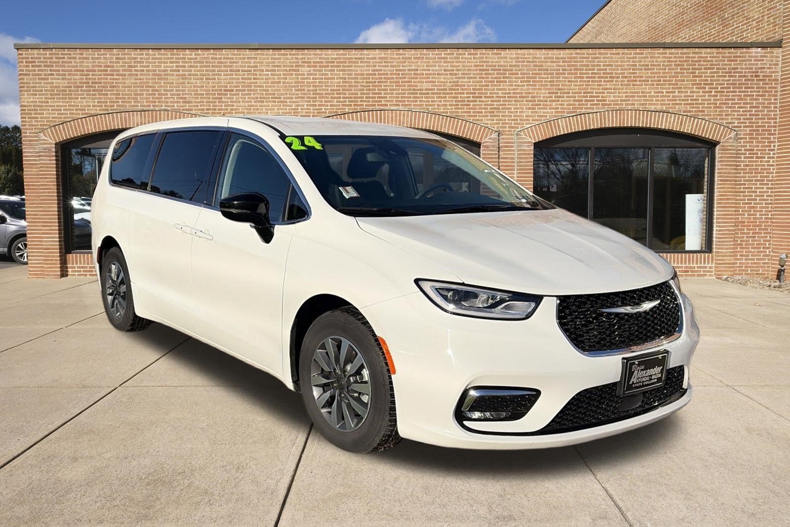 2024 Chrysler Pacifica Hybrid Select