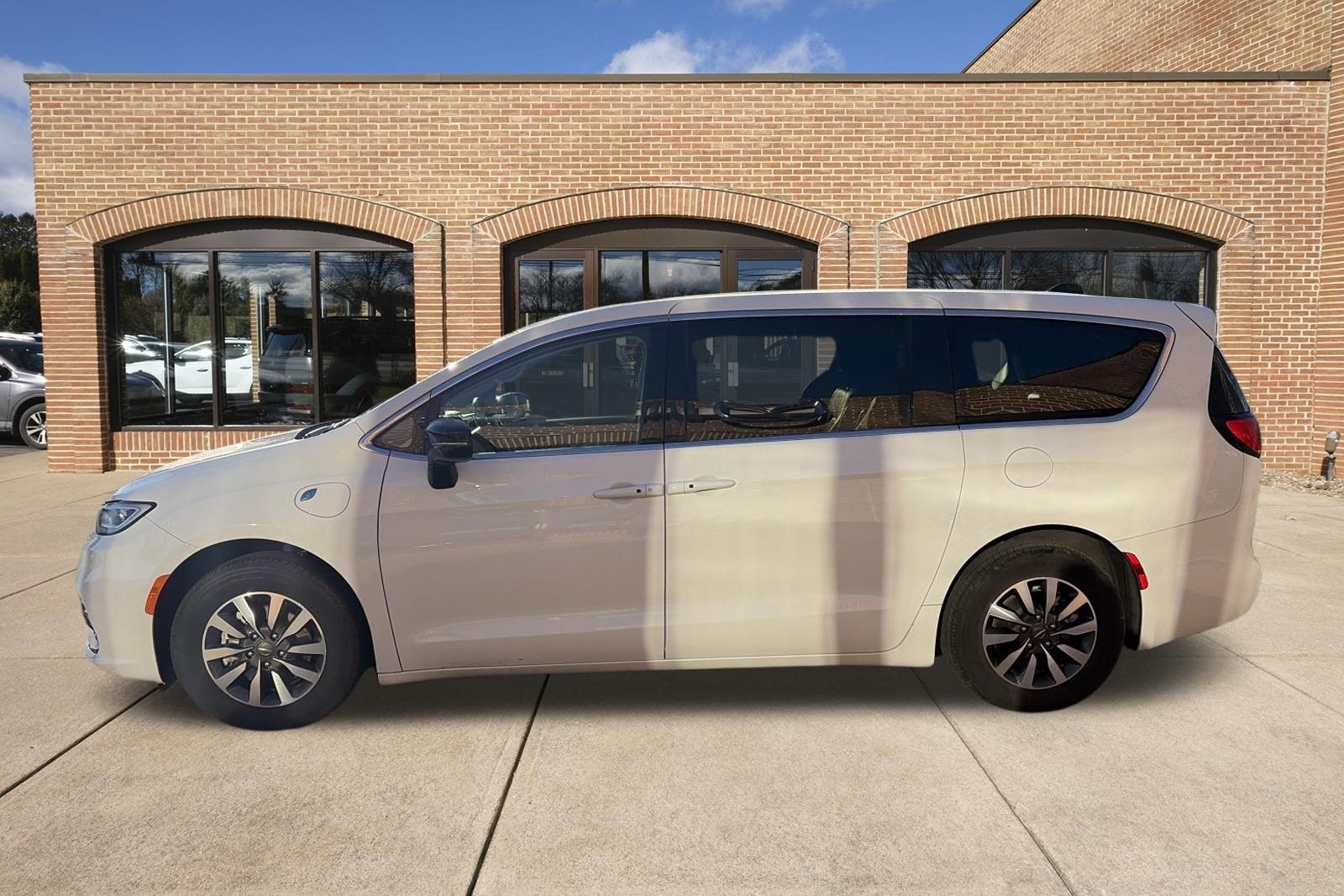 2024 Chrysler Pacifica Hybrid Select