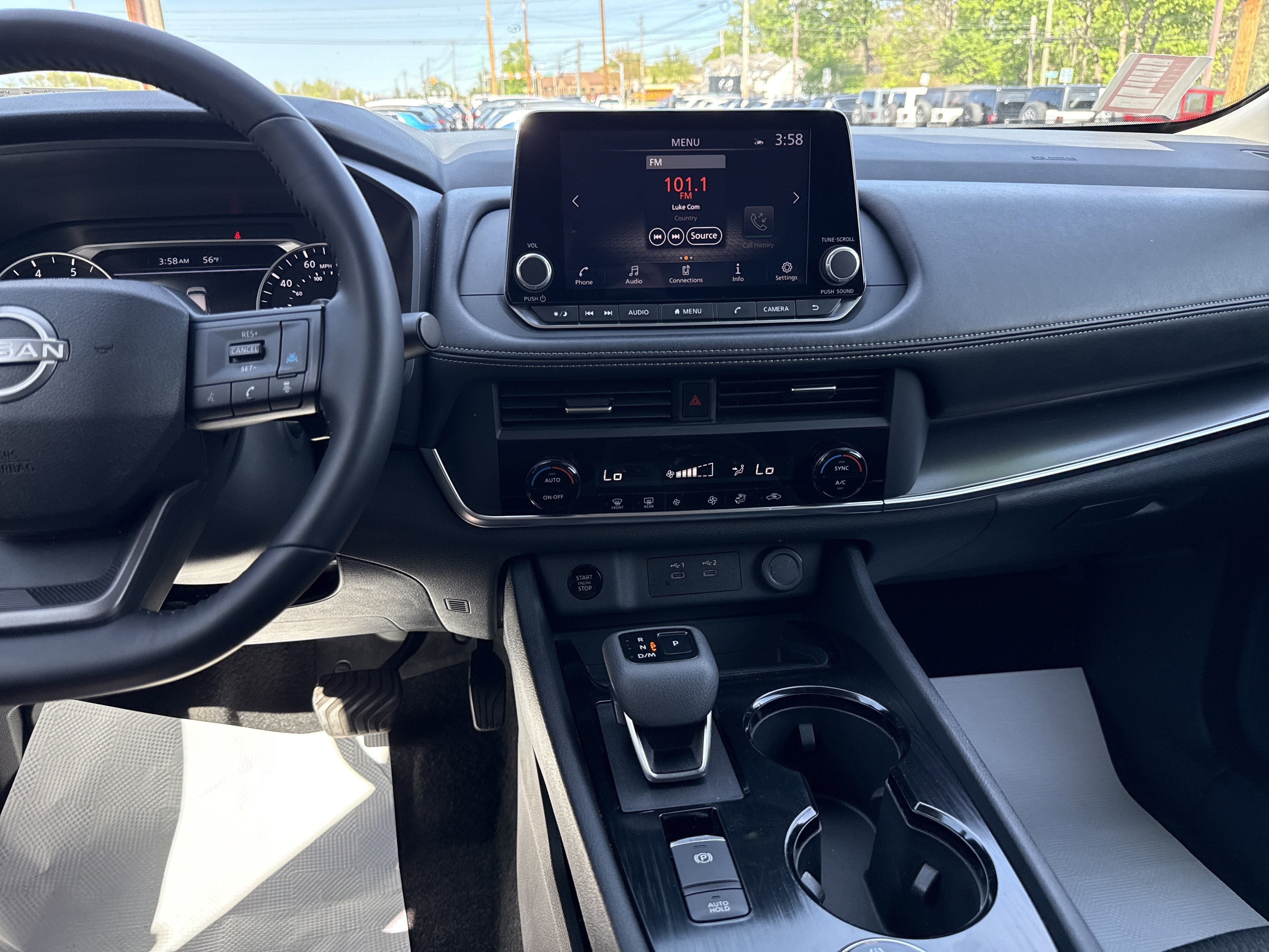 2025 Nissan Rogue SV