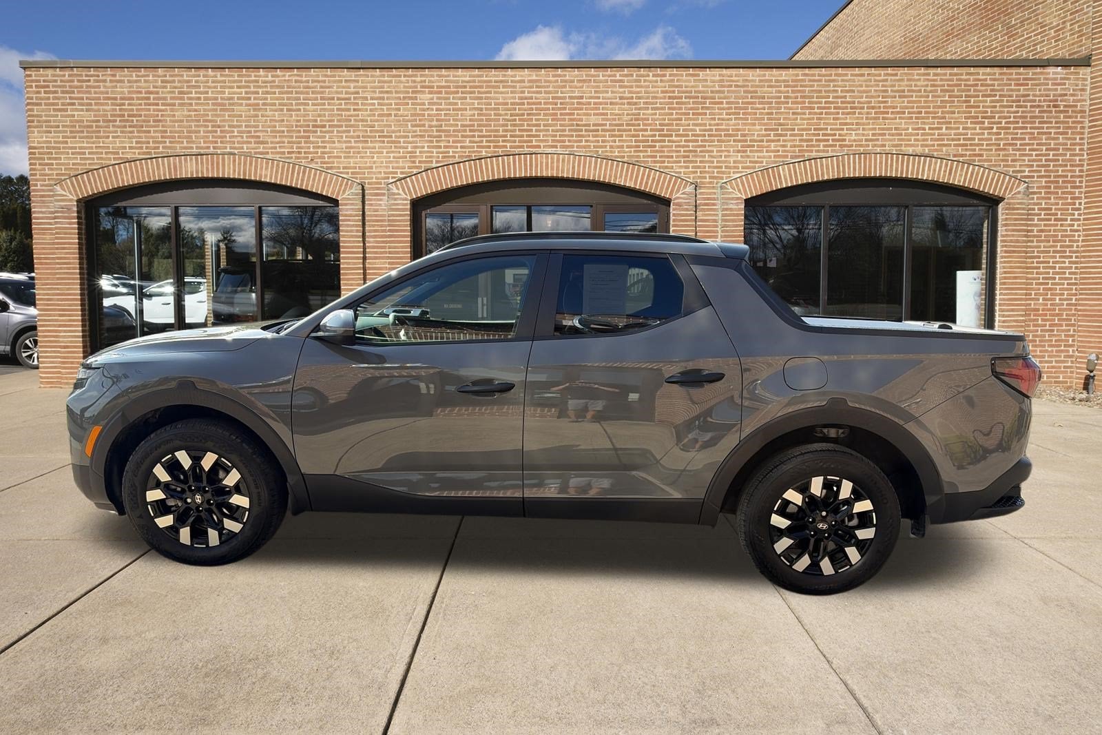 2025 Hyundai Santa Cruz SEL Activity