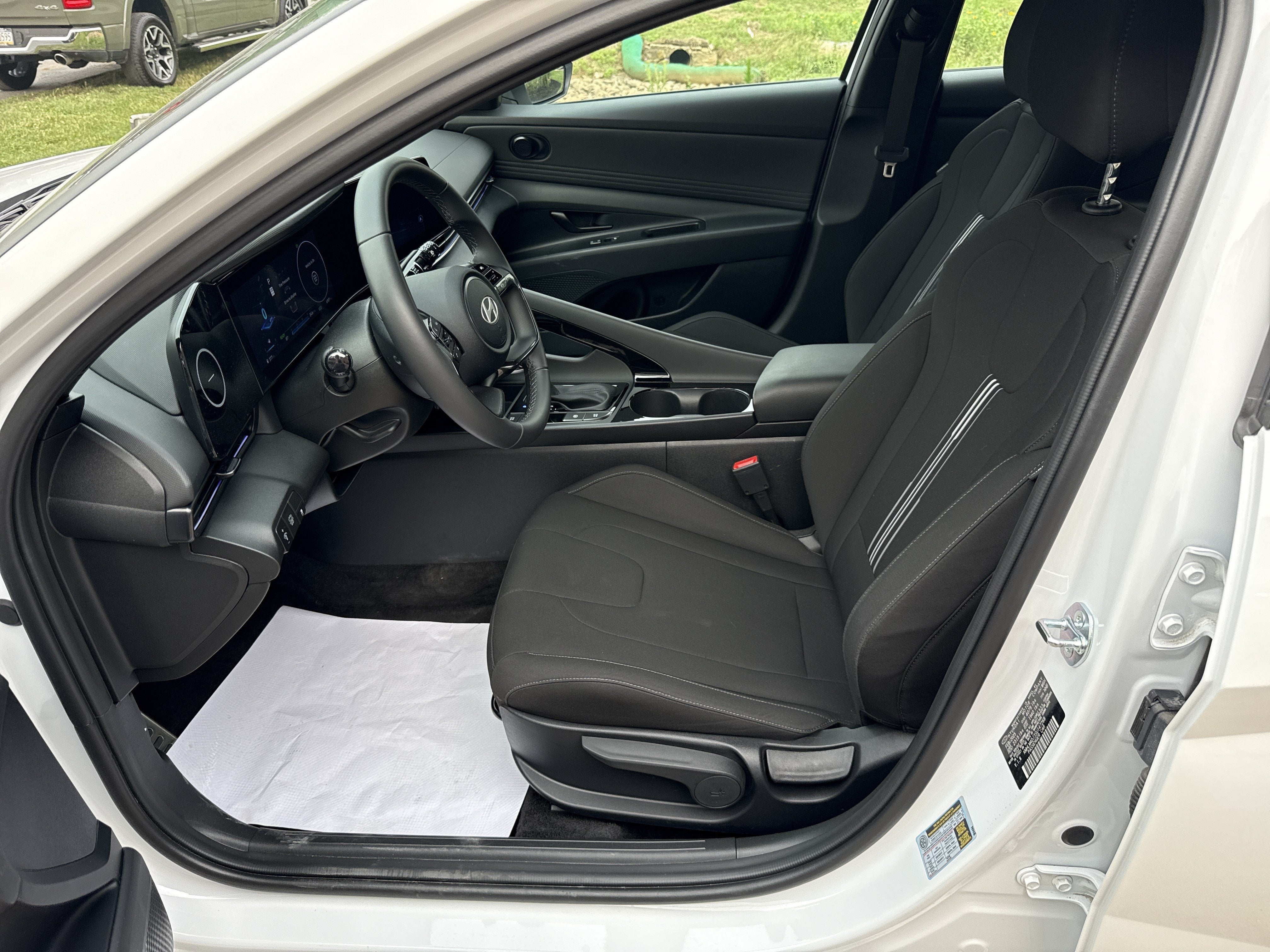 2025 Hyundai Elantra Hybrid SEL Sport