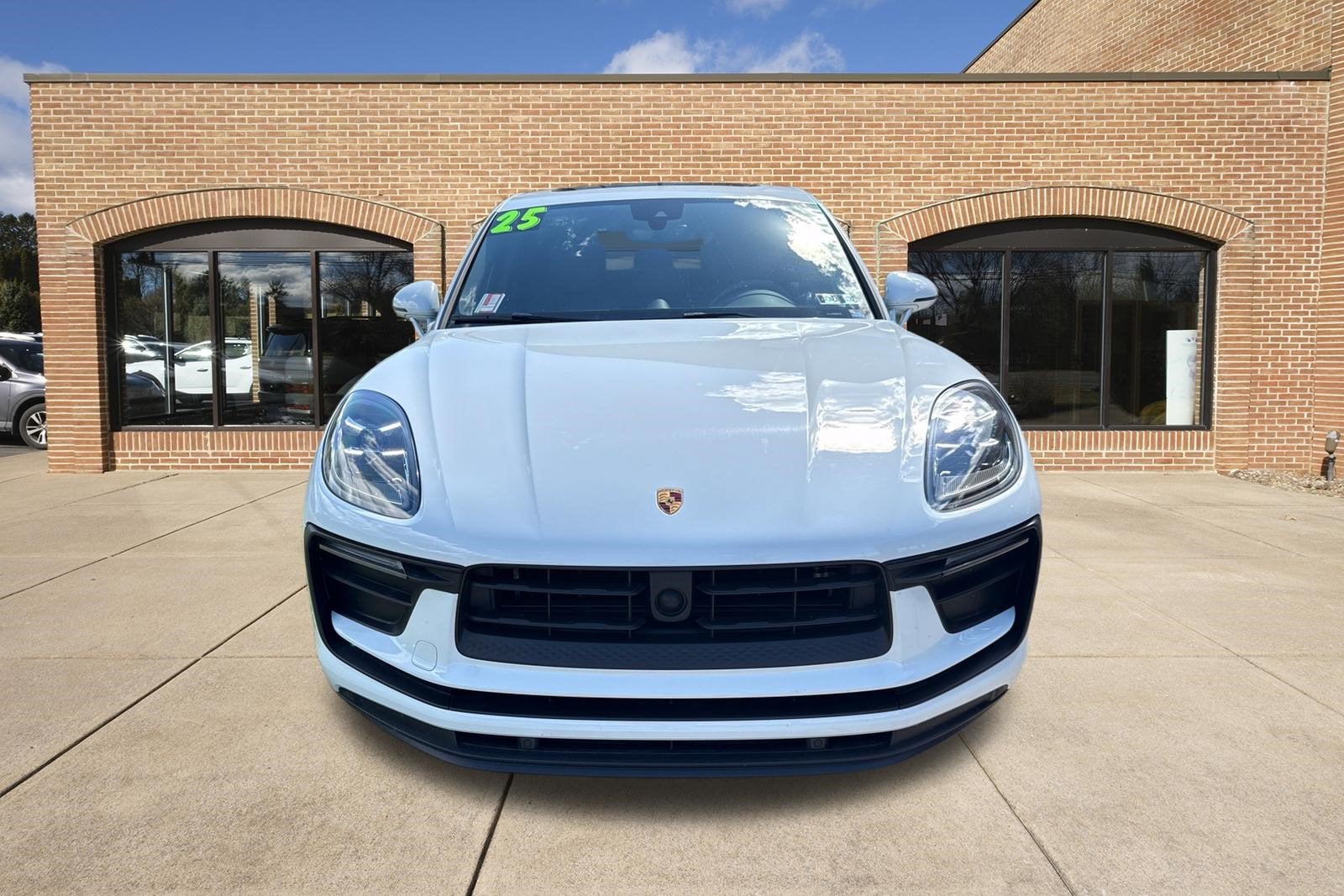 2025 Porsche Macan Base