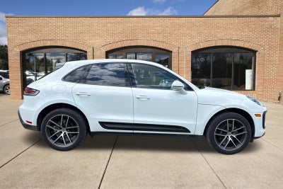 2025 Porsche Macan Base