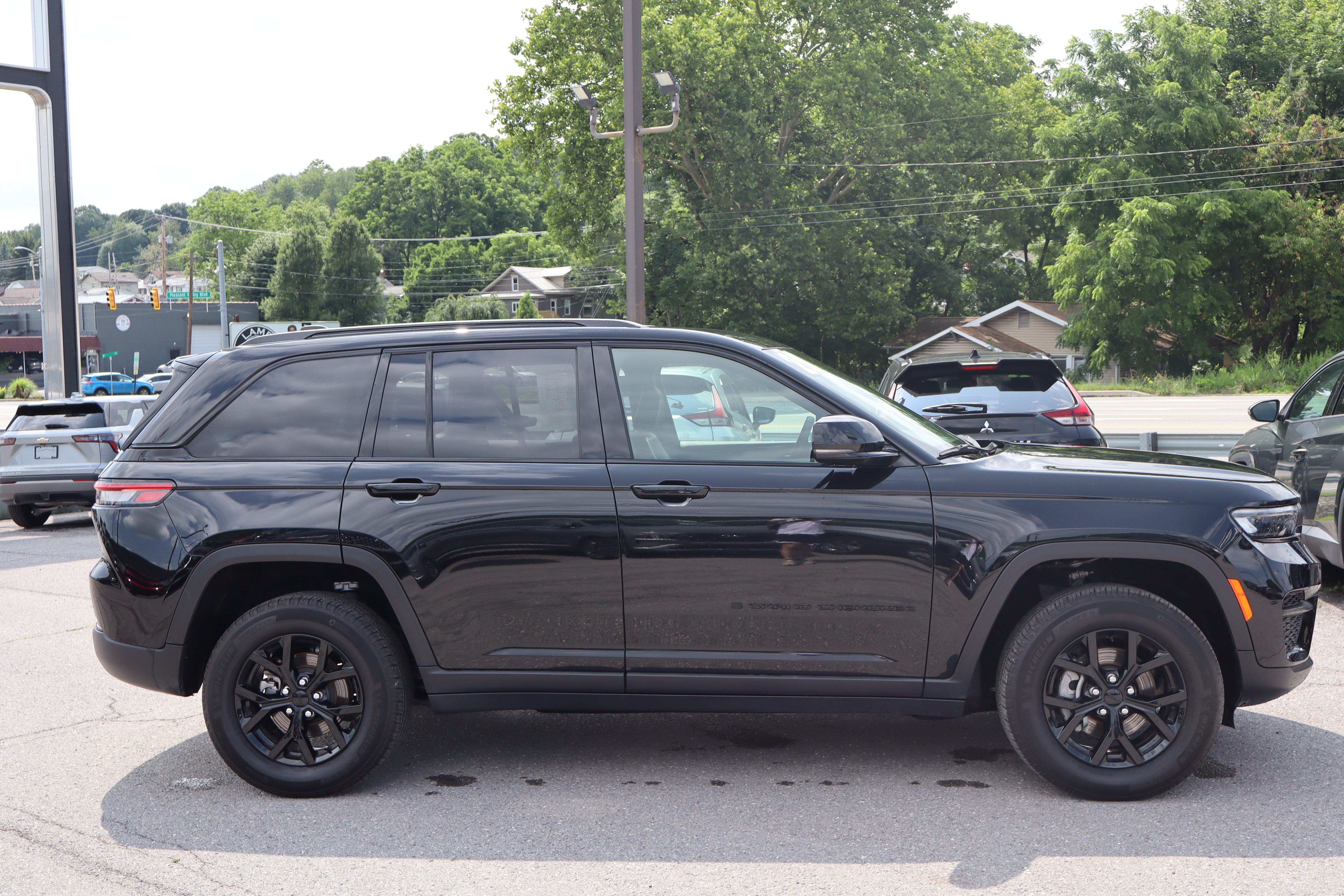 2025 Jeep Grand Cherokee Altitude