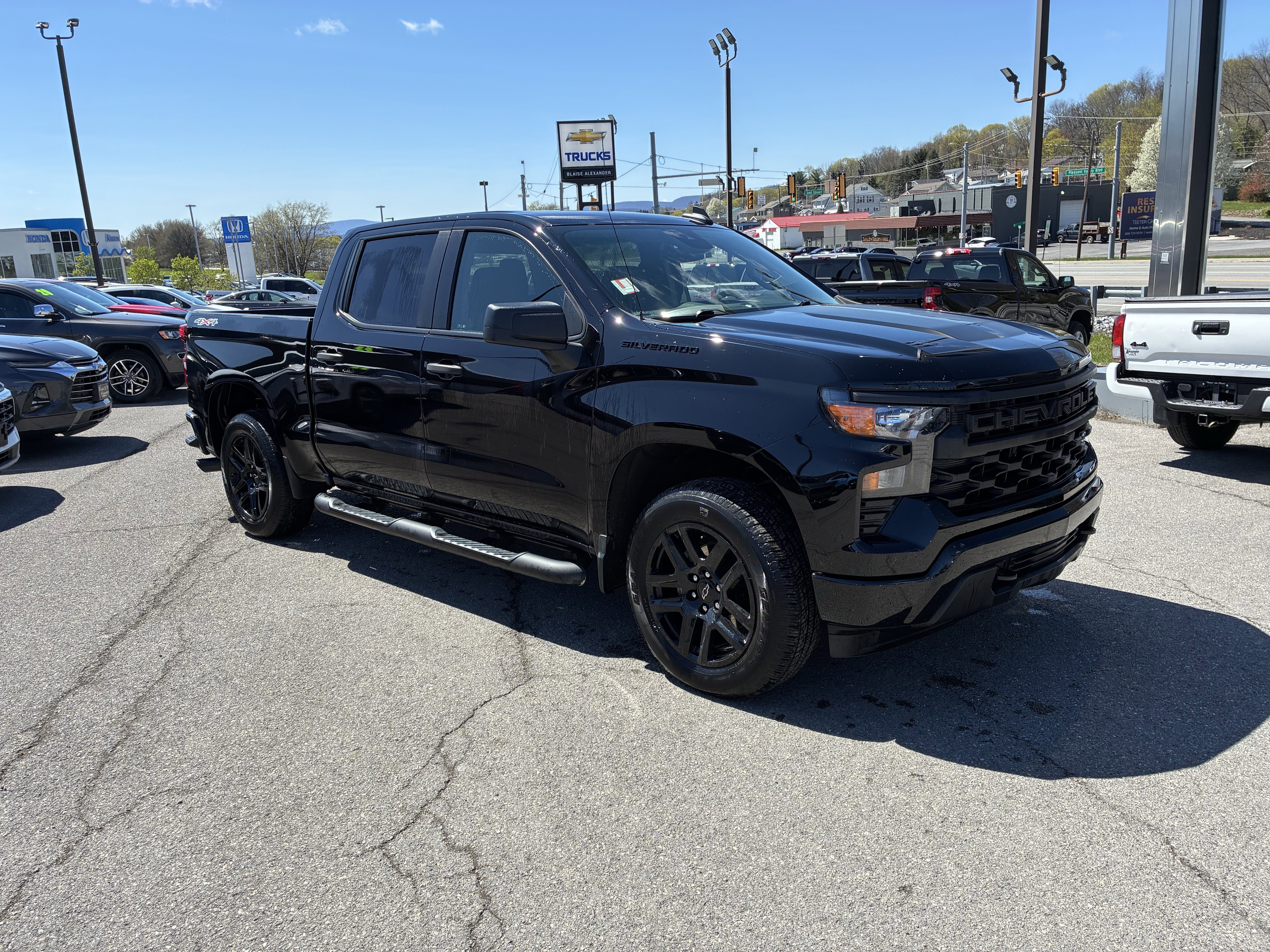 2024 Chevrolet Silverado 1500 Custom