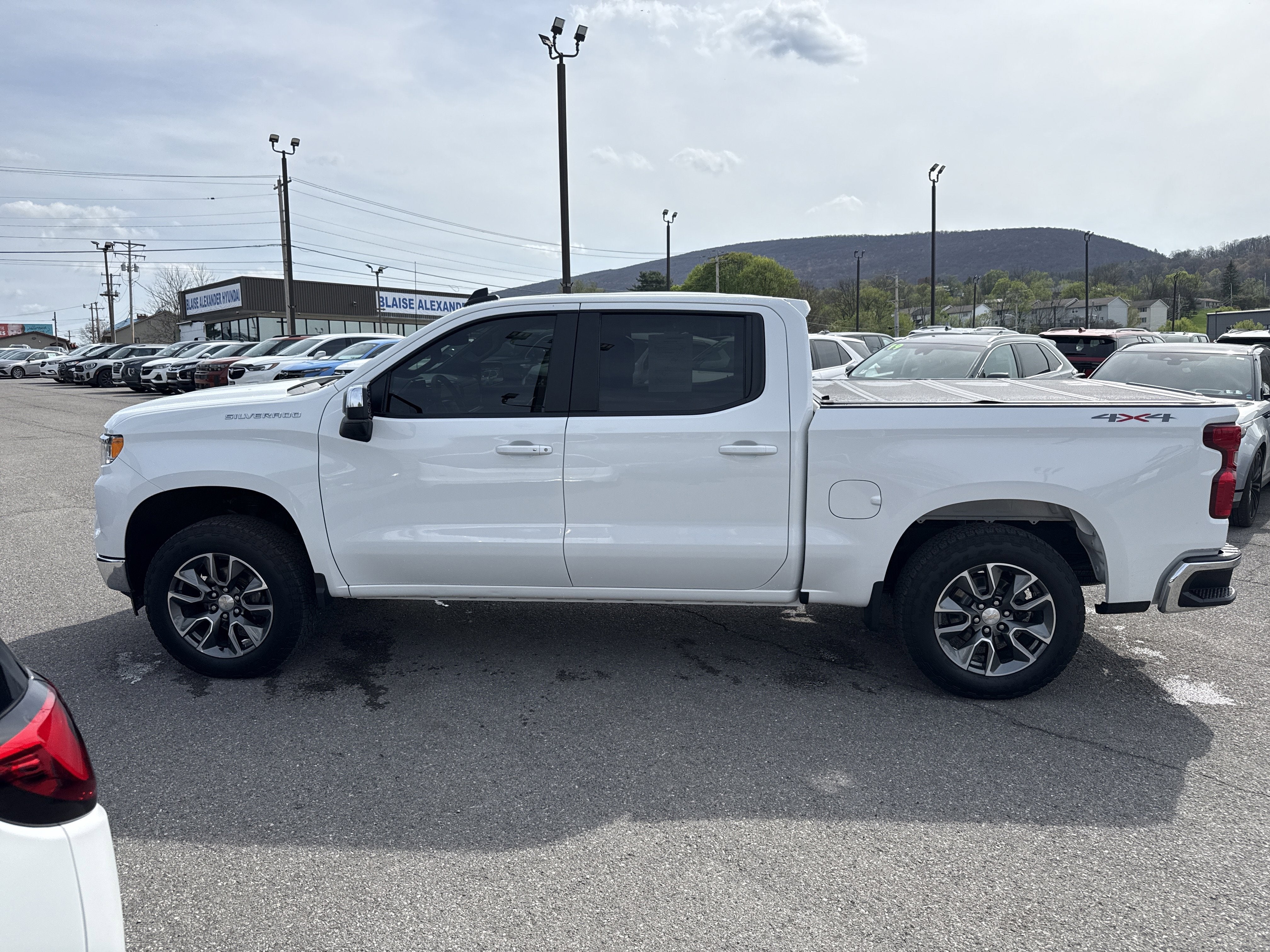 2024 Chevrolet Silverado 1500 LT