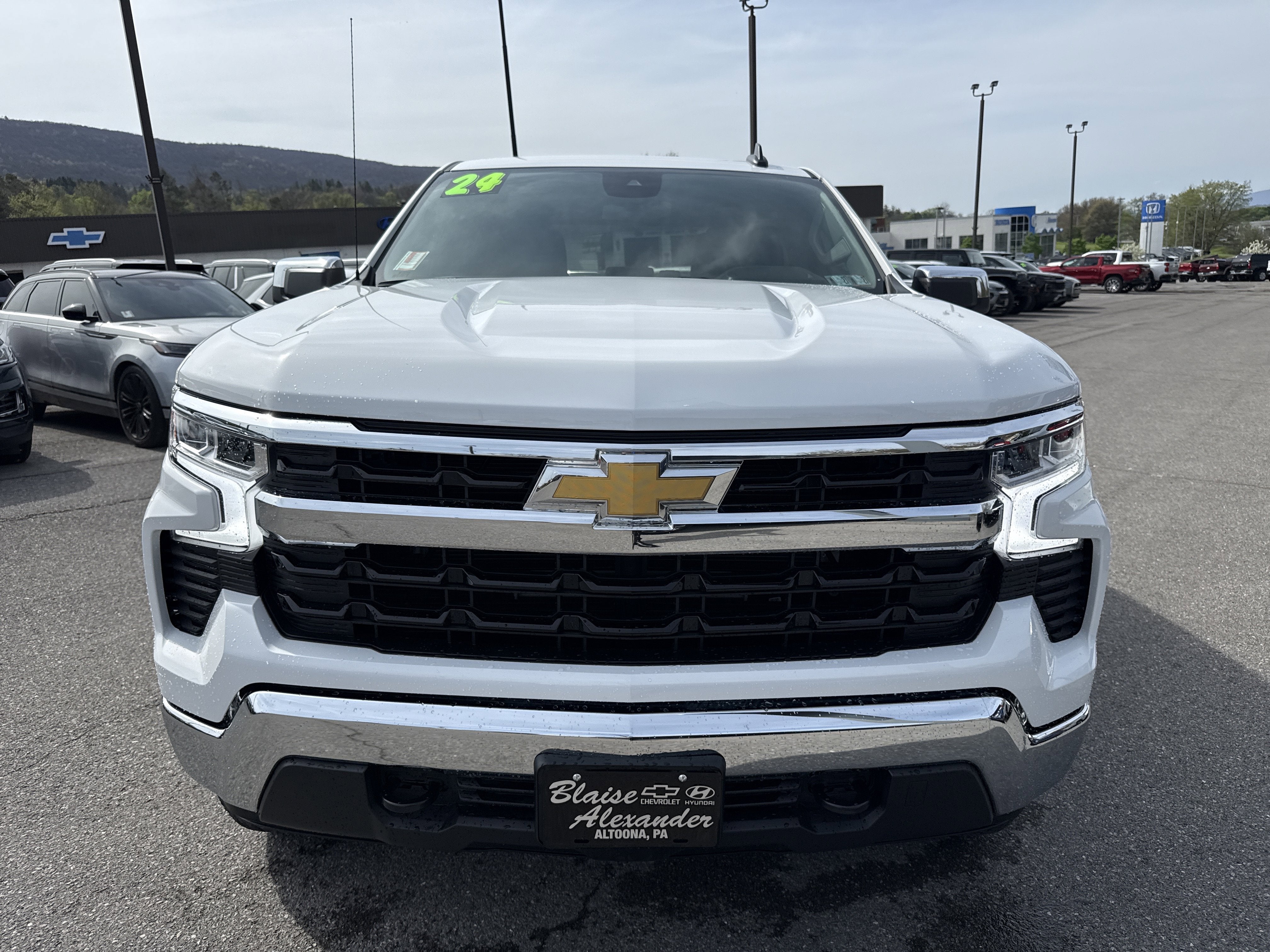 2024 Chevrolet Silverado 1500 LT