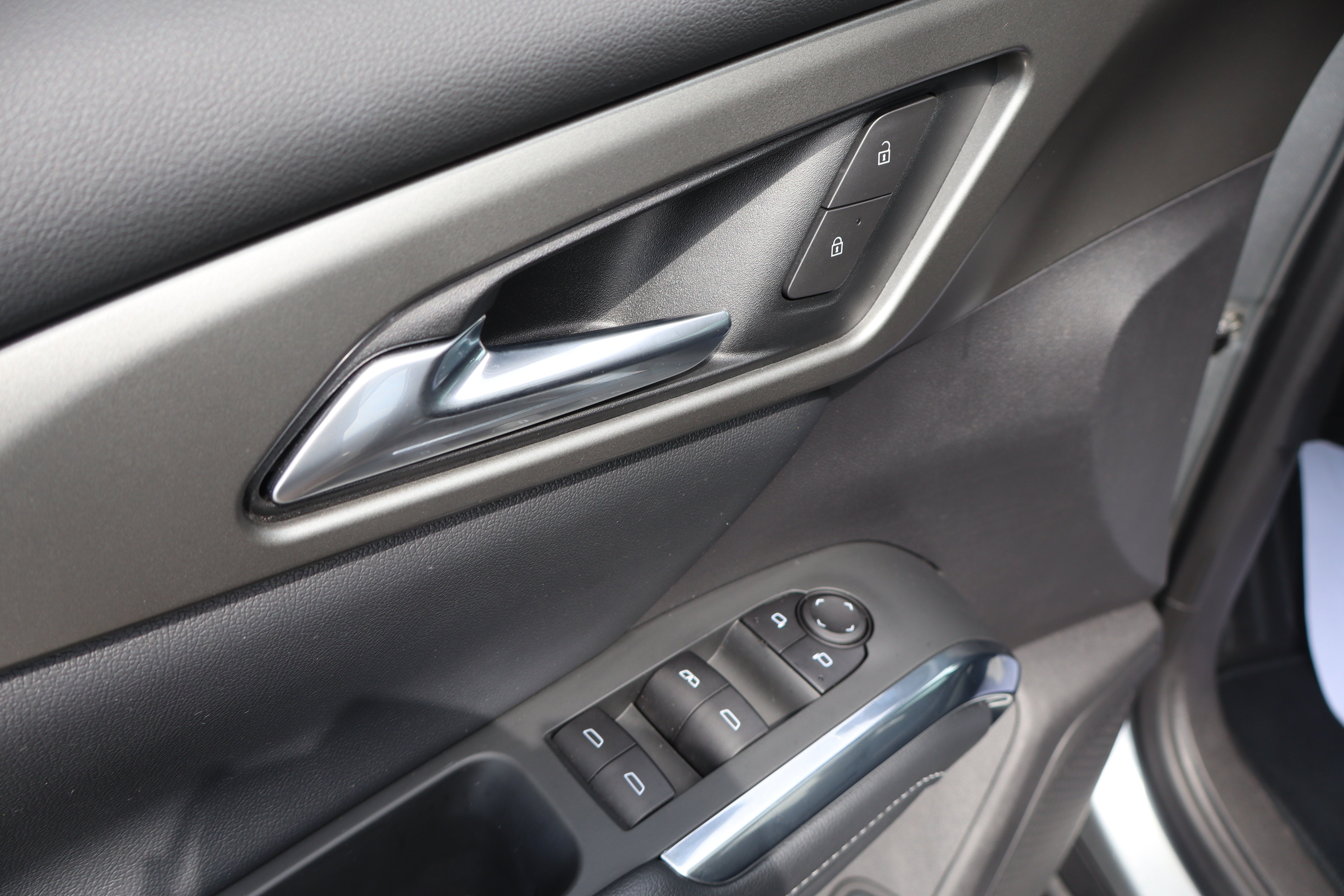 2025 Chevrolet Traverse AWD LT
