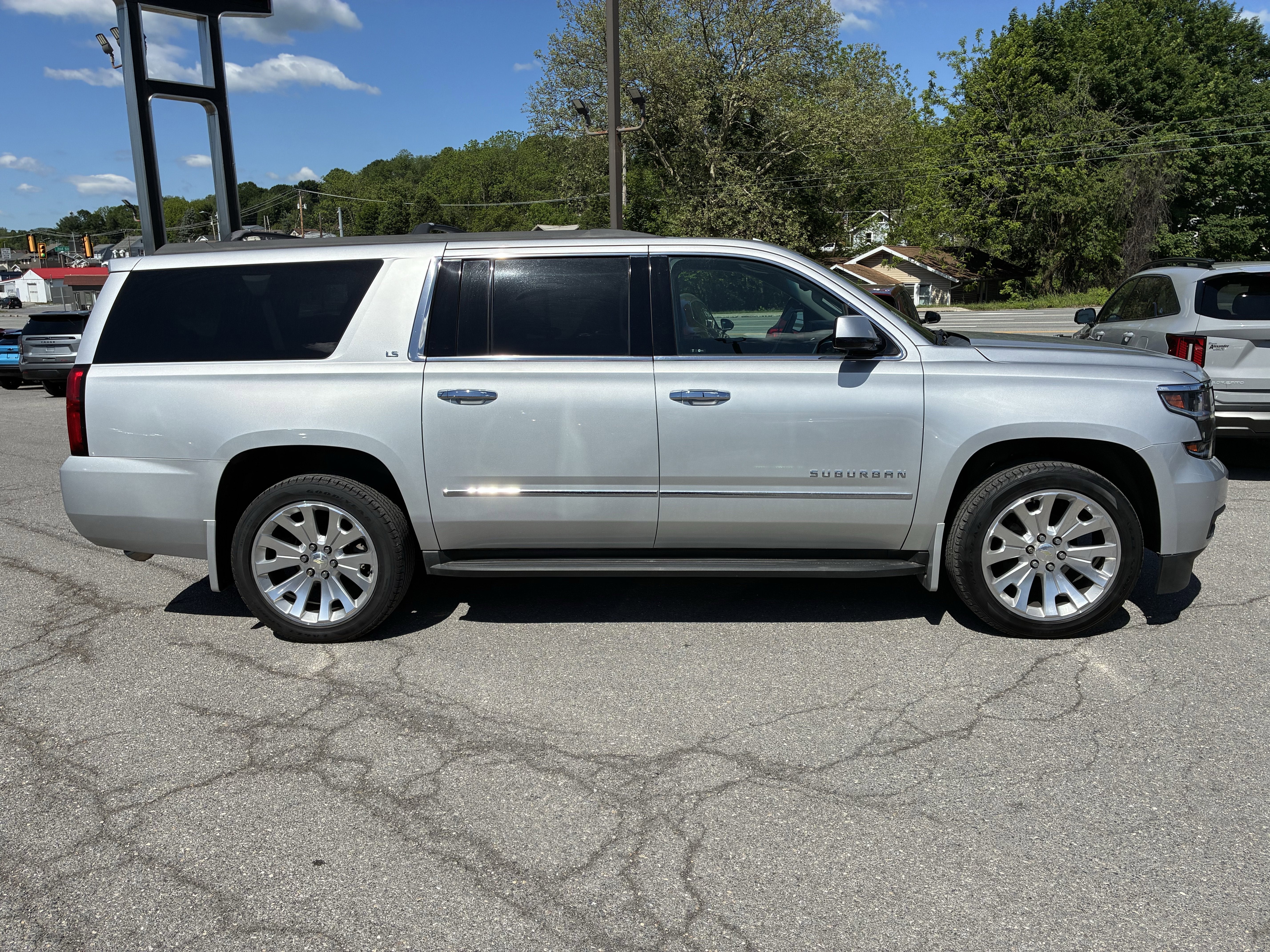 2016 Chevrolet Suburban LS