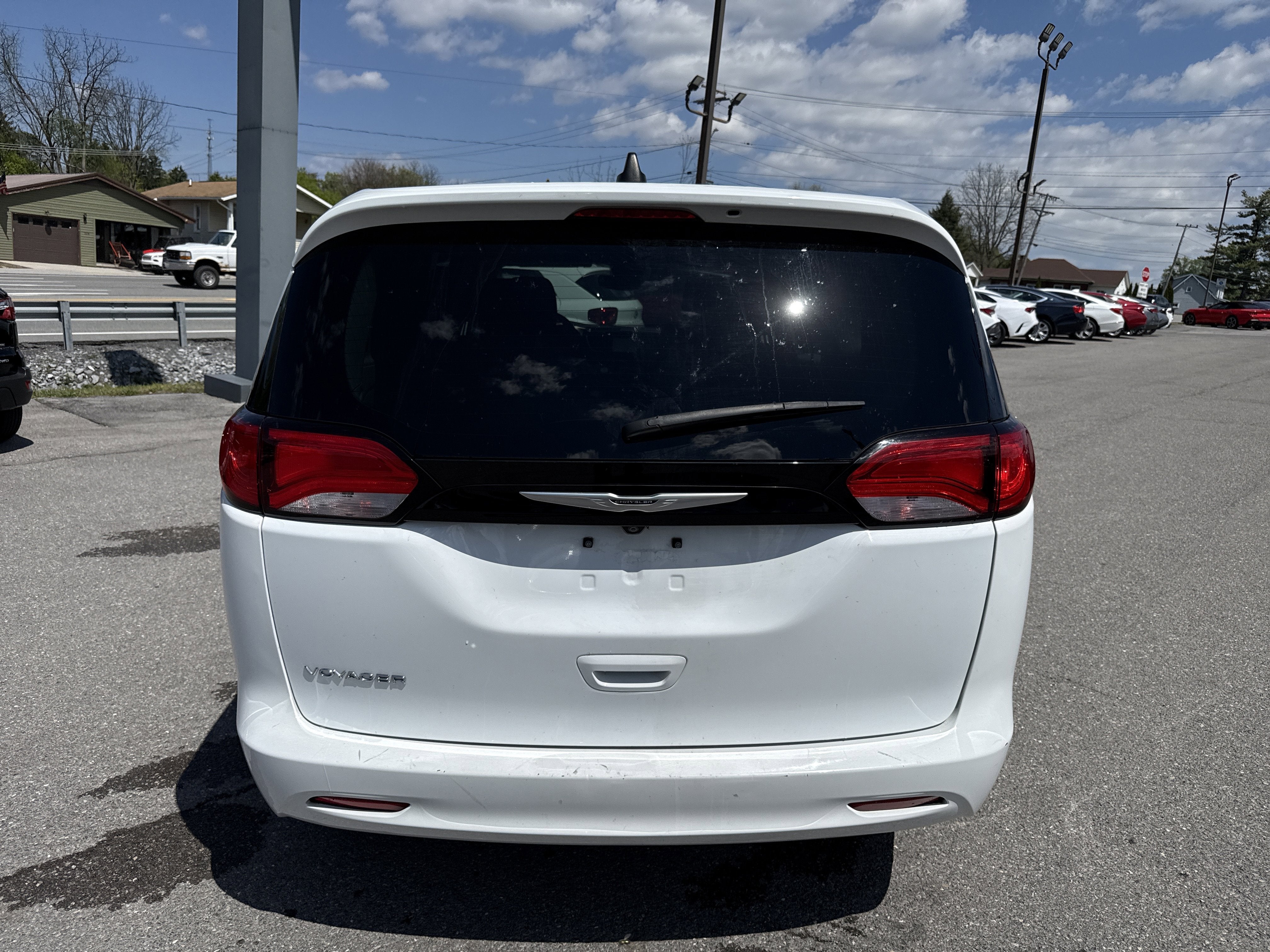 2023 Chrysler Voyager LX