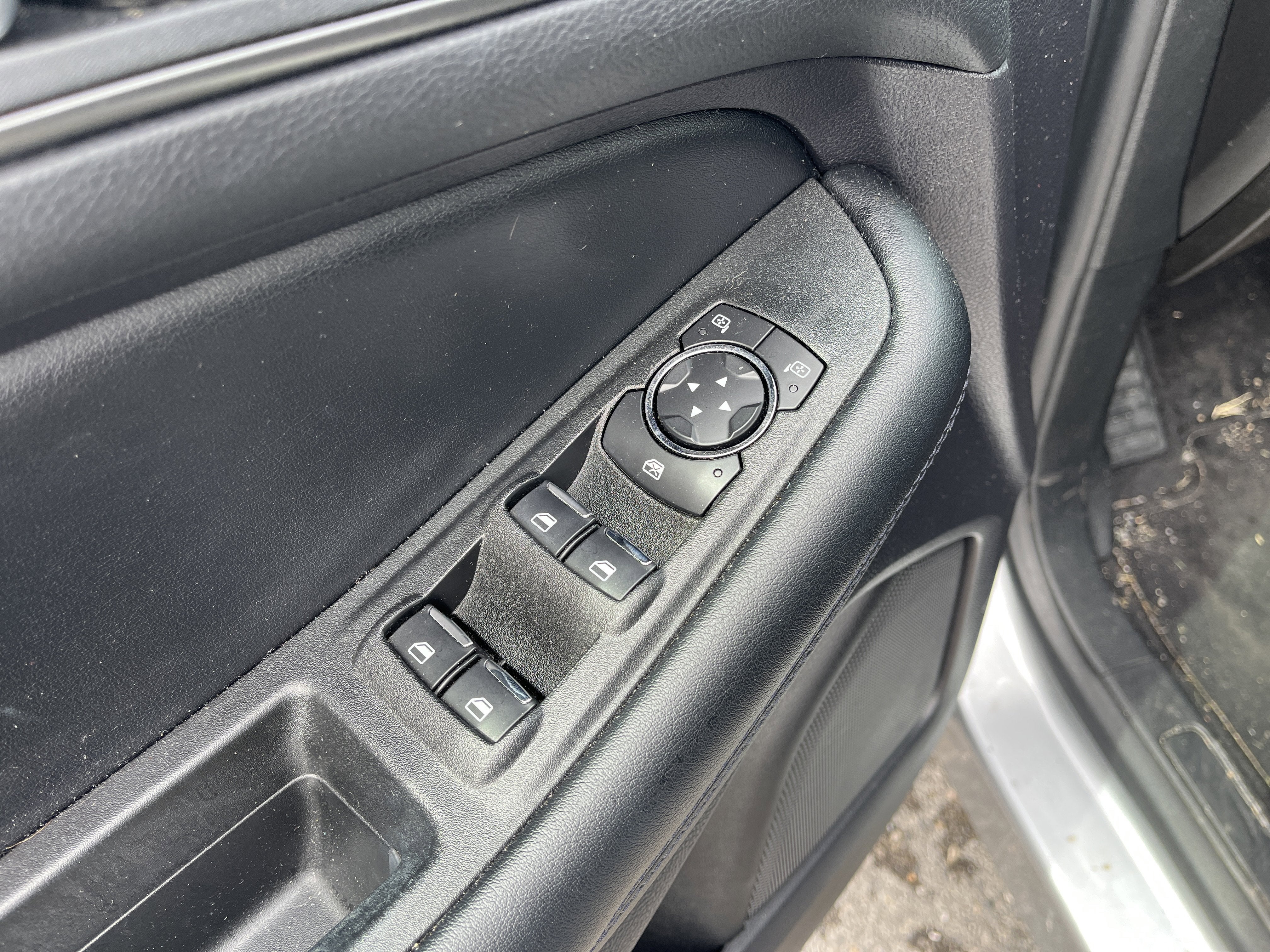 2022 Ford Edge SE