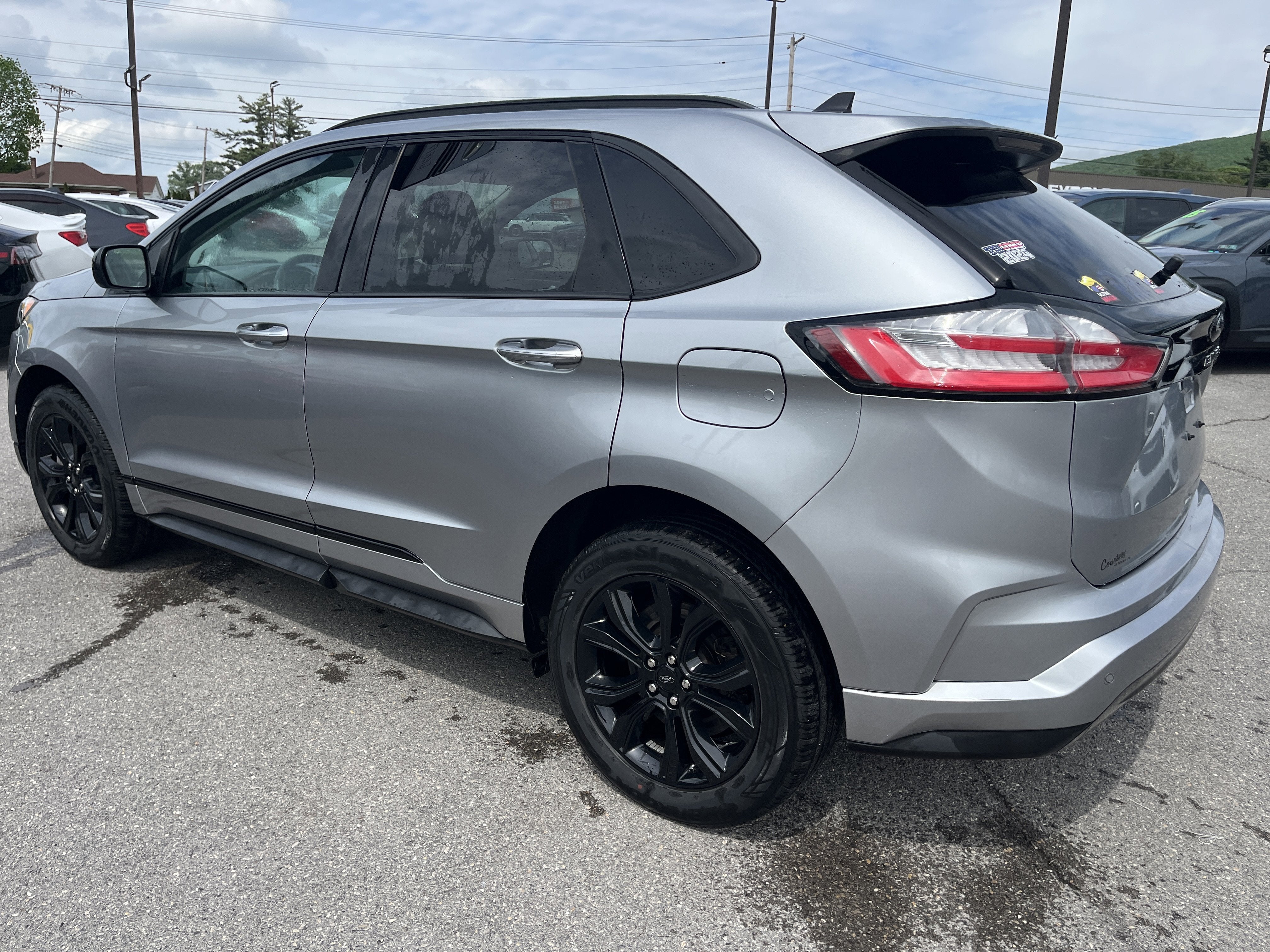 2022 Ford Edge SE