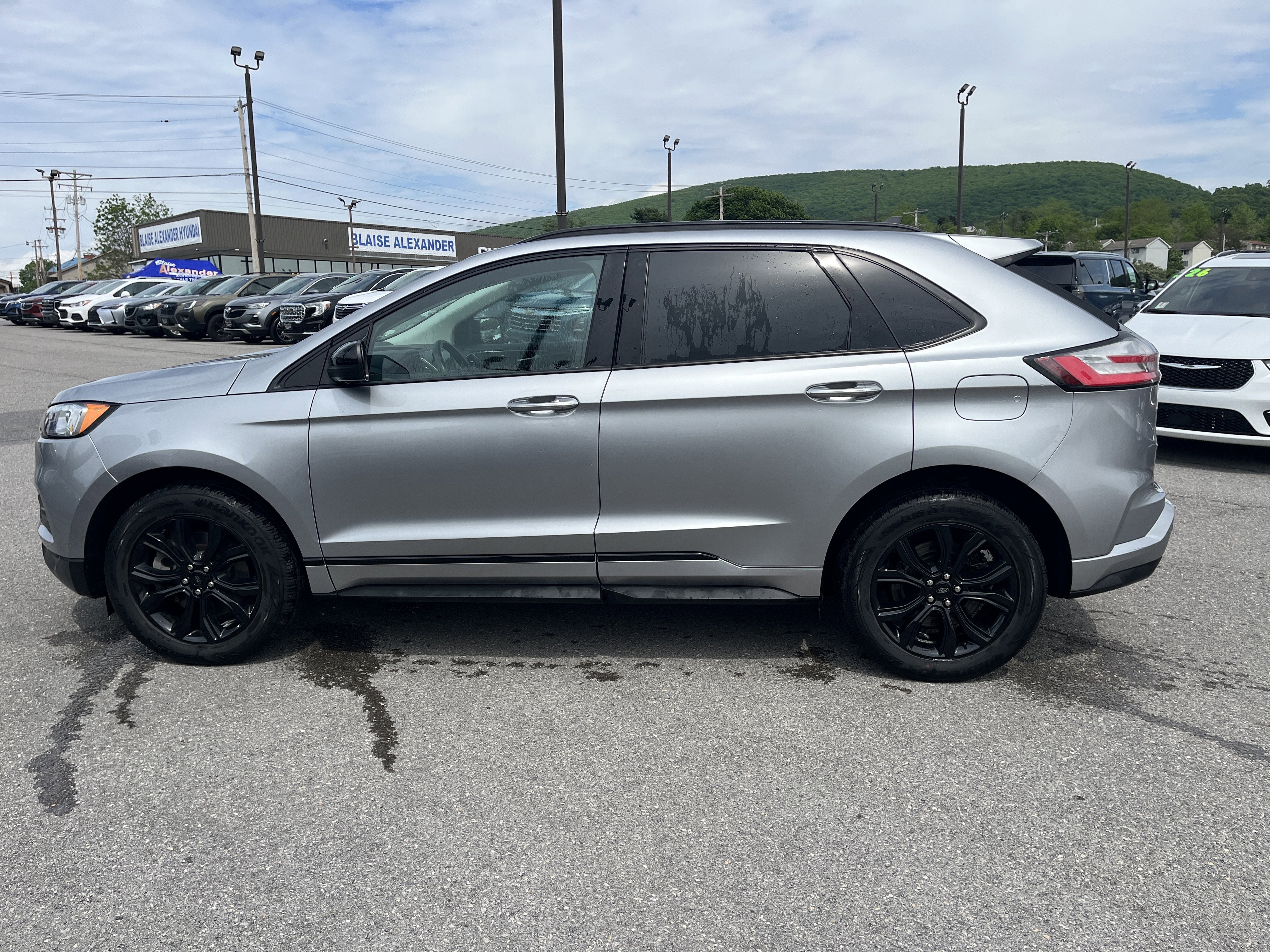 2022 Ford Edge SE